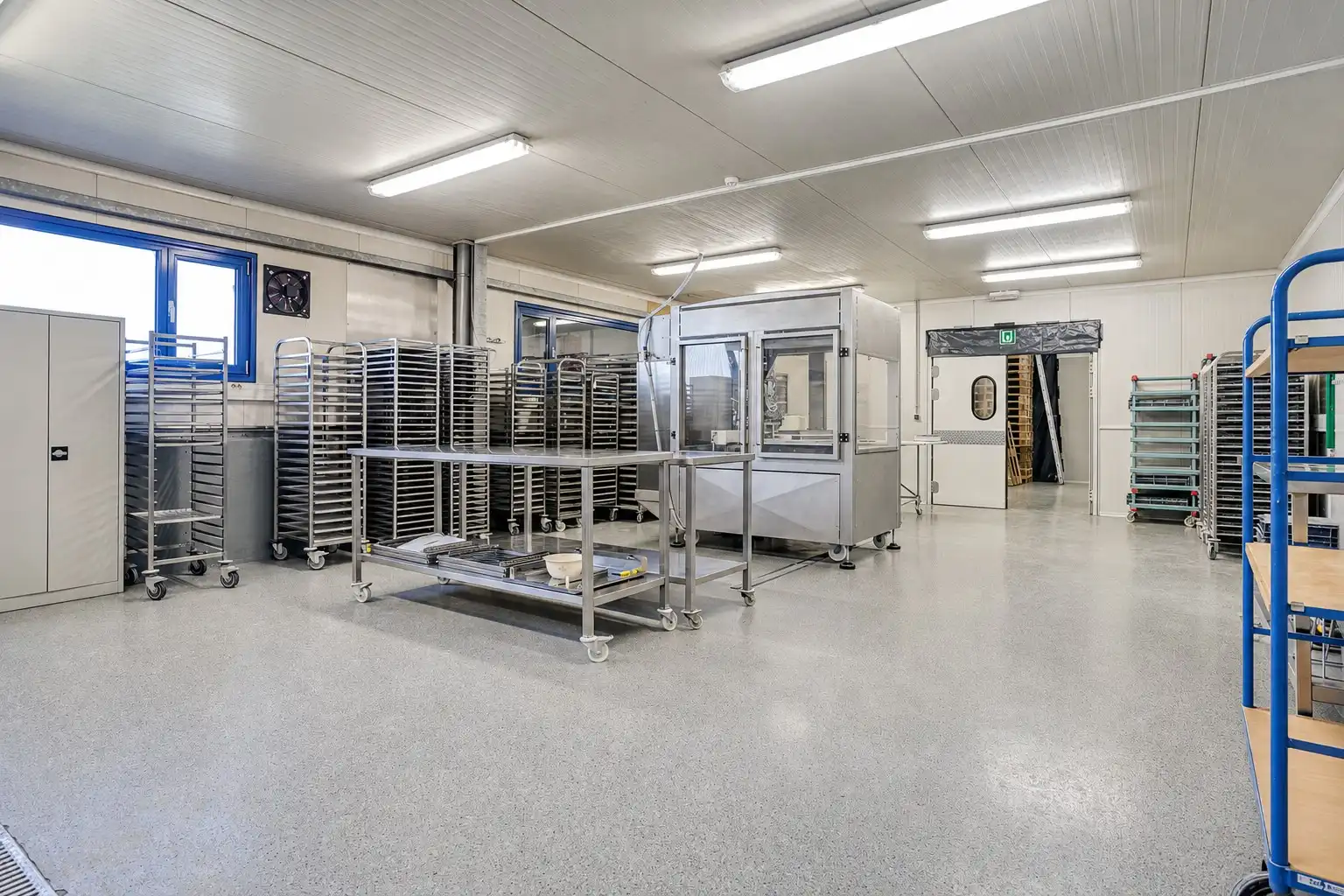 Instapklaar bedrijfsgebouw - ideaal voor voeding, bakkerij, confiserie en ruim loft-appartement te Blankenberge foto 19