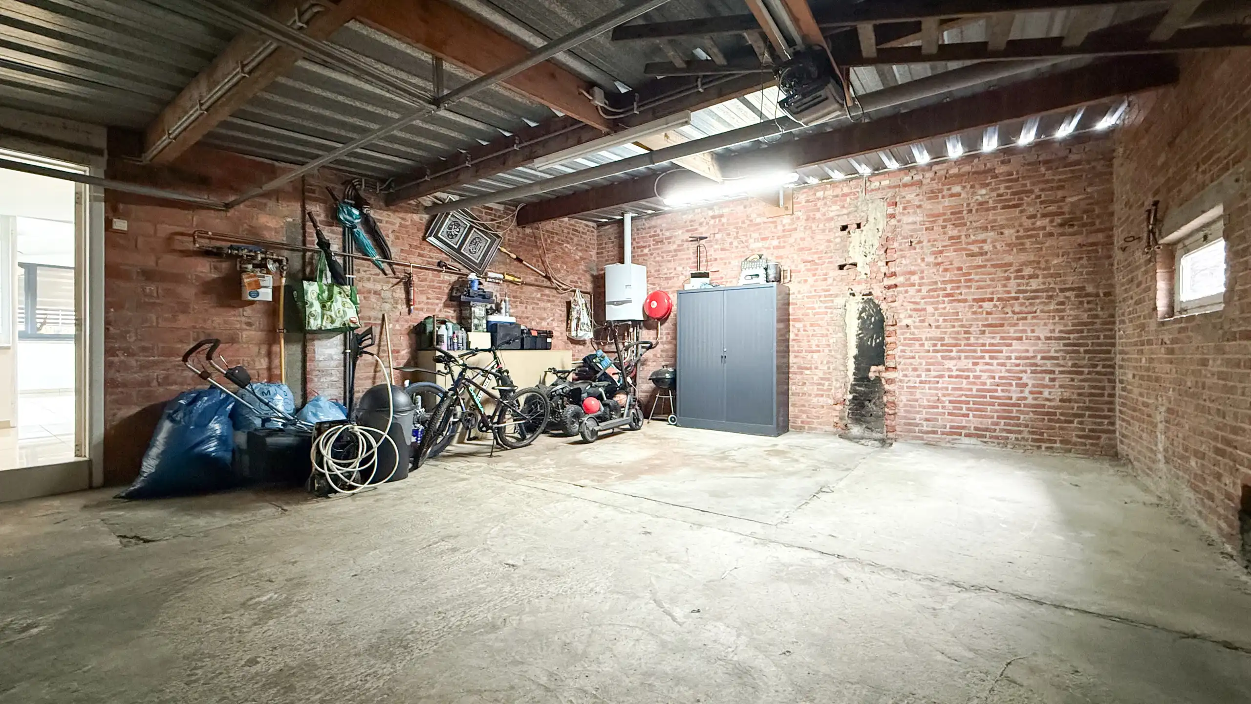 Halfopen woning met tuin en dubbele garage in H-Z! foto 27
