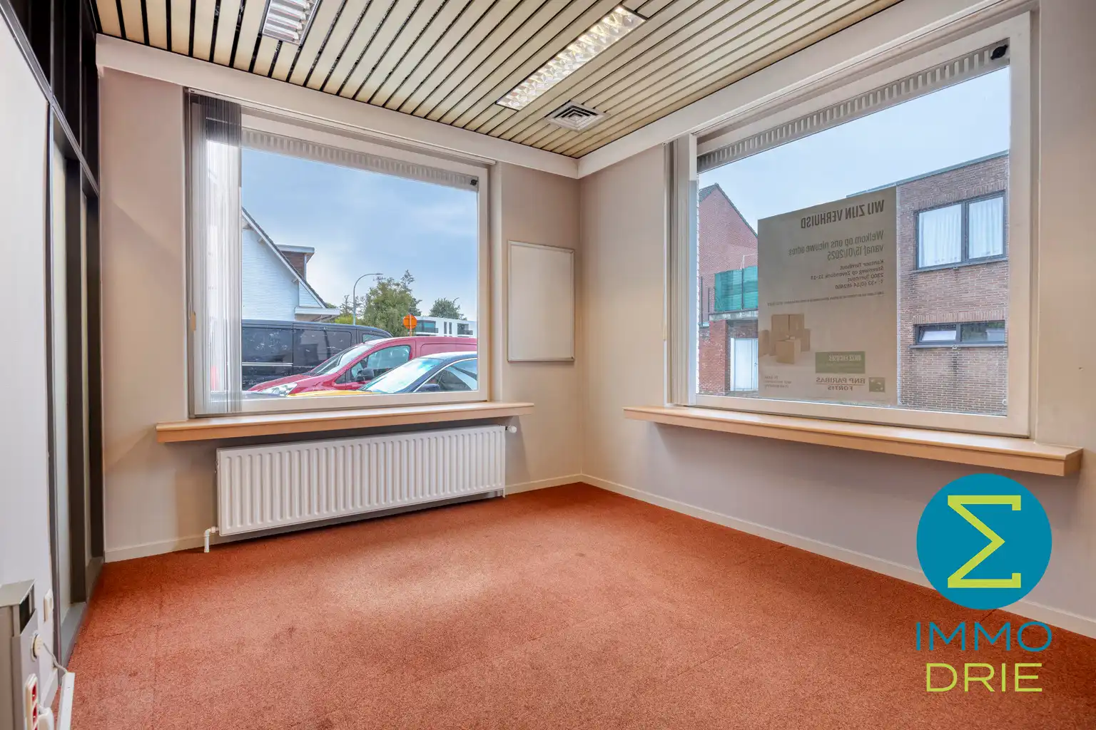 Handelsruimte met kantoren en ruime opslag in het centrum foto 5