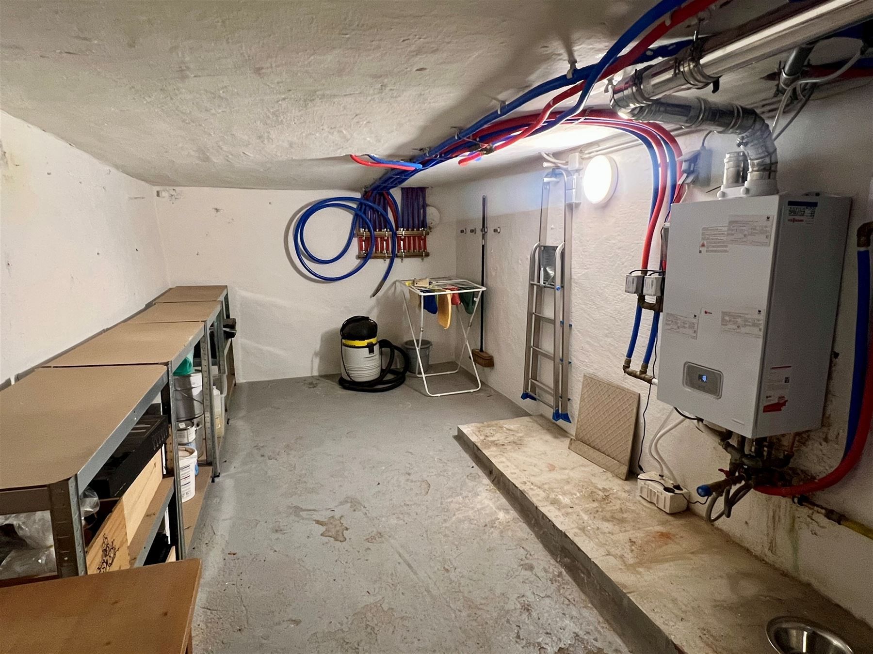 Ruime en gezellige woning met 3 slaapkamers, garage en tuin. Veel mogelijkheden! foto 13