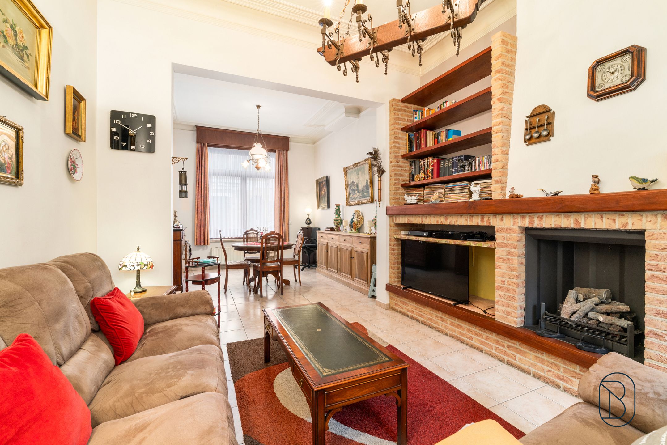 Topgelegen opbrengsteigendom met garage en grote tuin foto 9