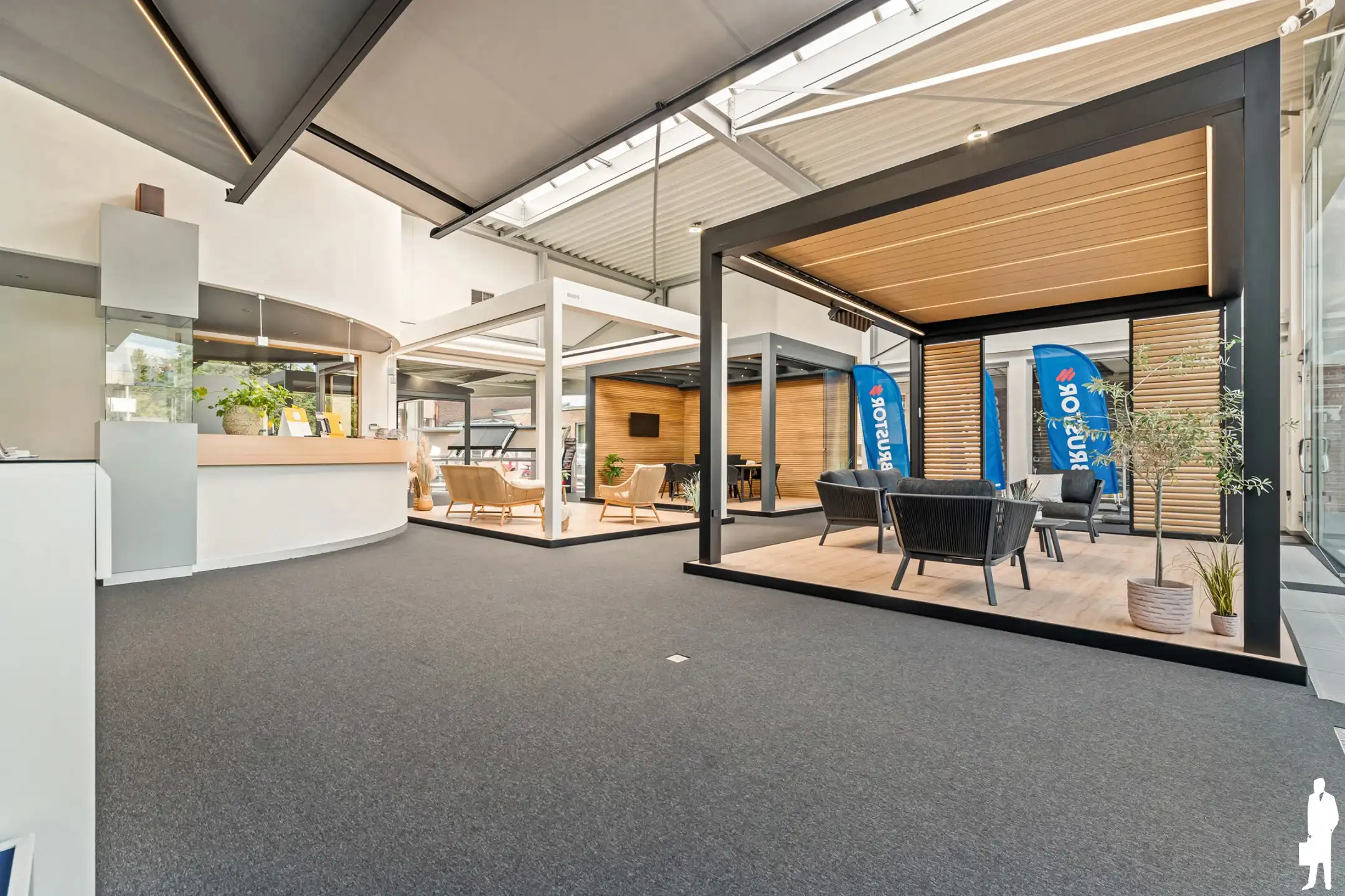 Winkelruimte / showroom te huur van ca. 240 m²  foto 4