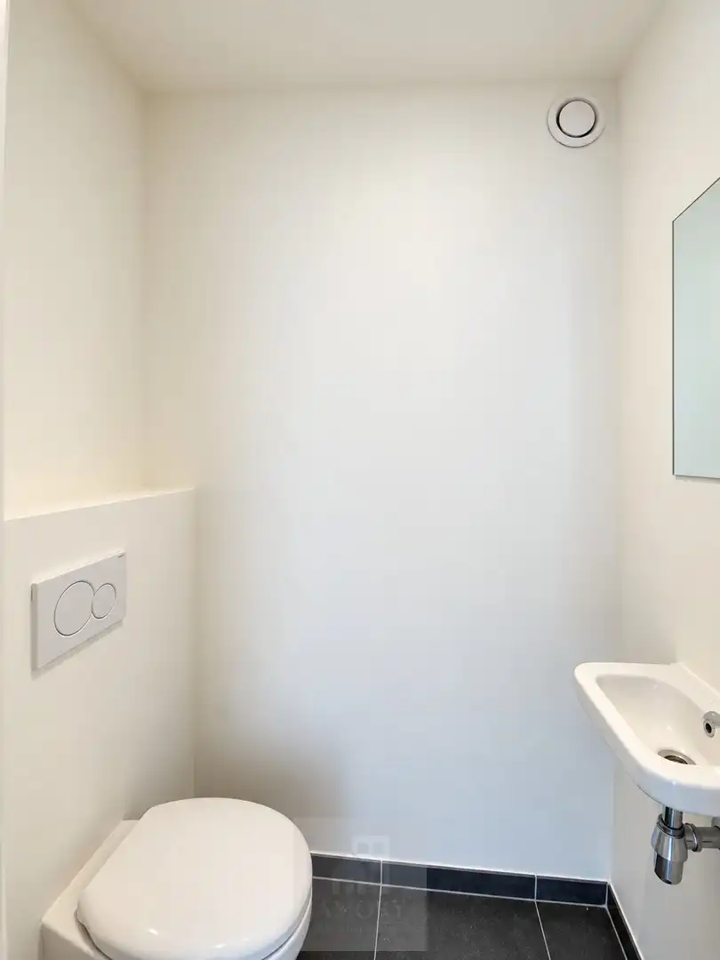 Lichtrijke en energiezuinige woning met 3 slpk's, tuin en garage foto 10