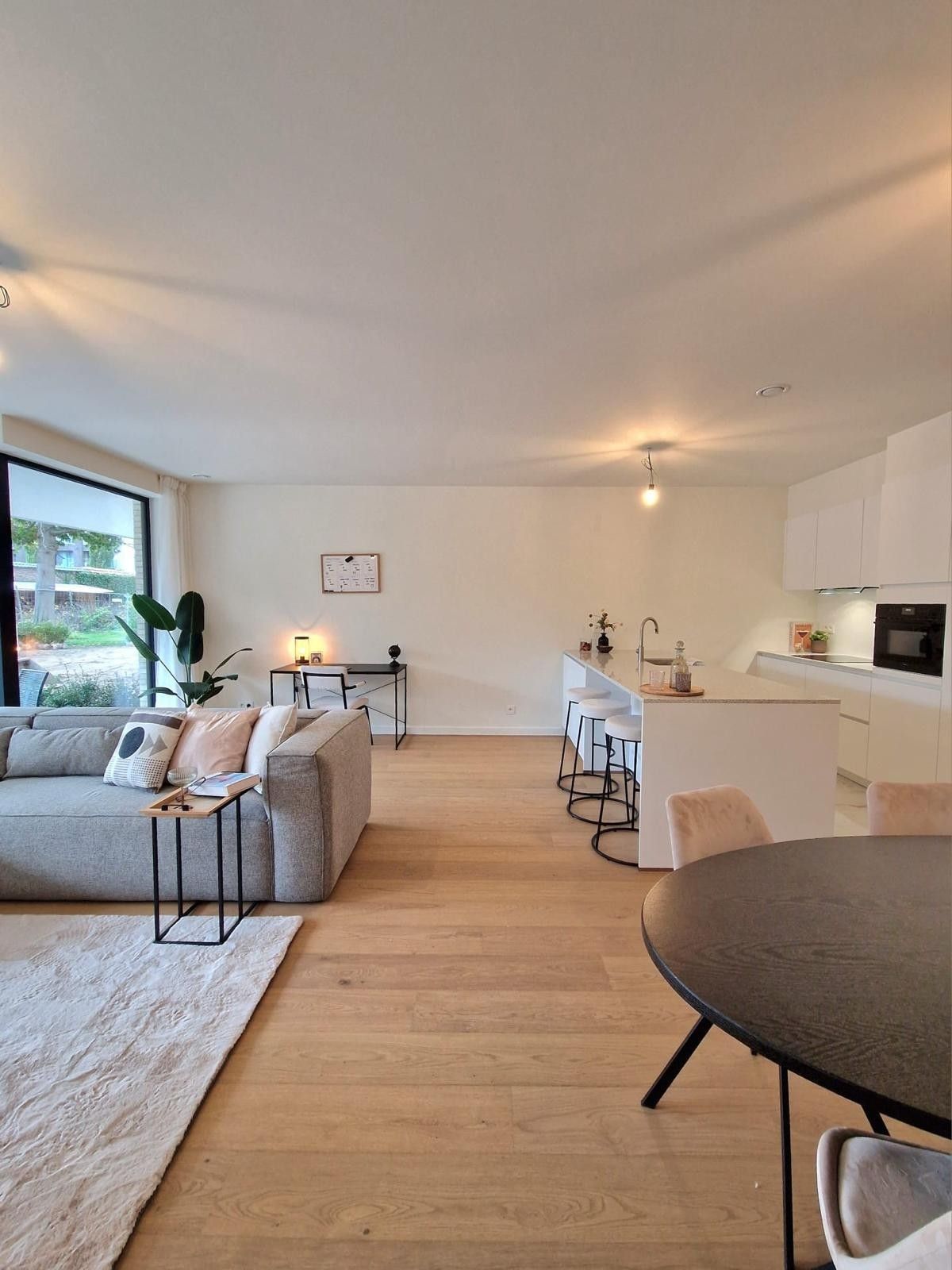 Volledig afgewerkt modelappartement! foto 6