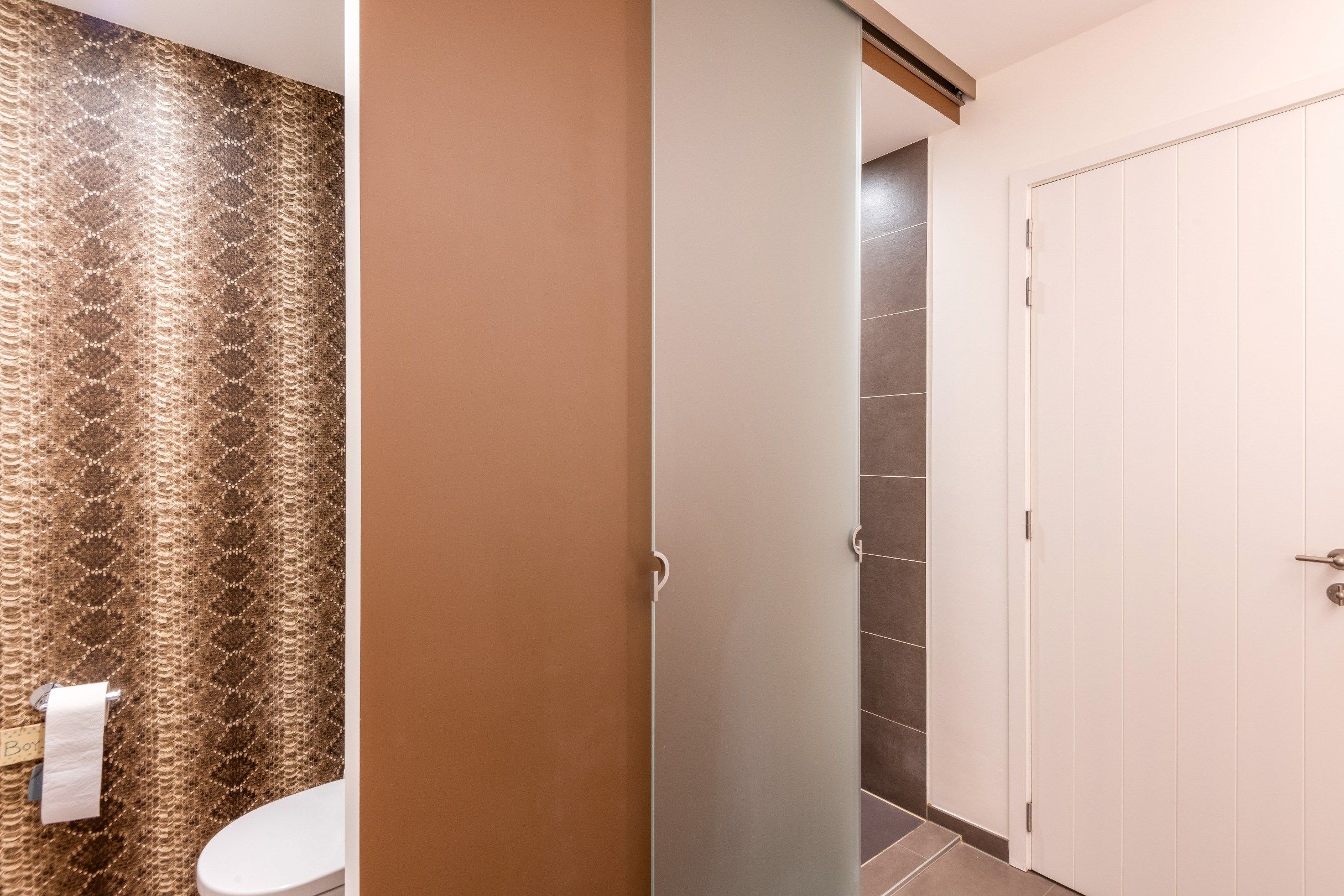 Ruim woonappartement gelegen op wandelafstand van de Zeedijk en het centrum van Knokke. Aankoop inpandige box mogelijk. foto 18