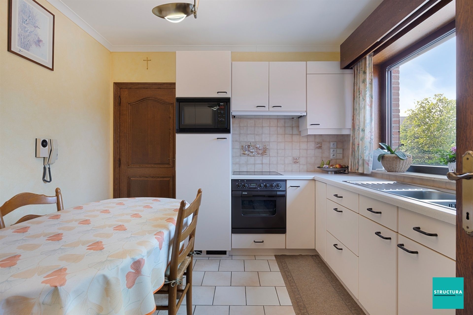 Woning met 4 kamers op terrein van 11a49ca foto 8