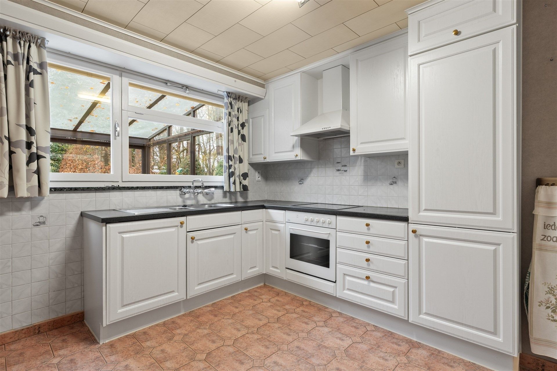 Open bebouwing in groene omgeving foto 7