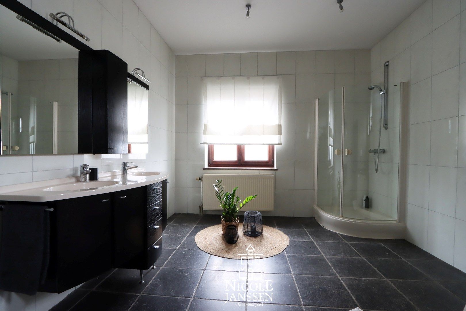 Ruime vrijstaande woning met vier slaapkamers  foto 19