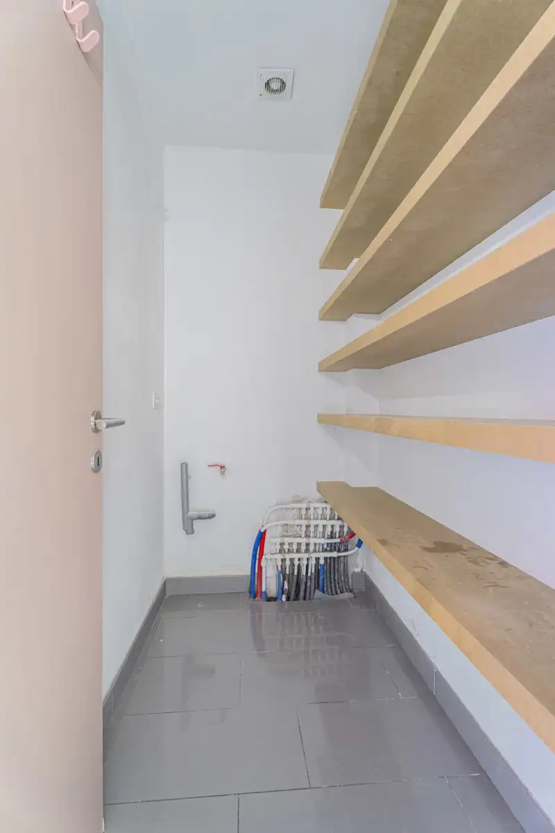 Ruim instapklaar duplex appartement te Sint-Pieters-Leeuw foto 19