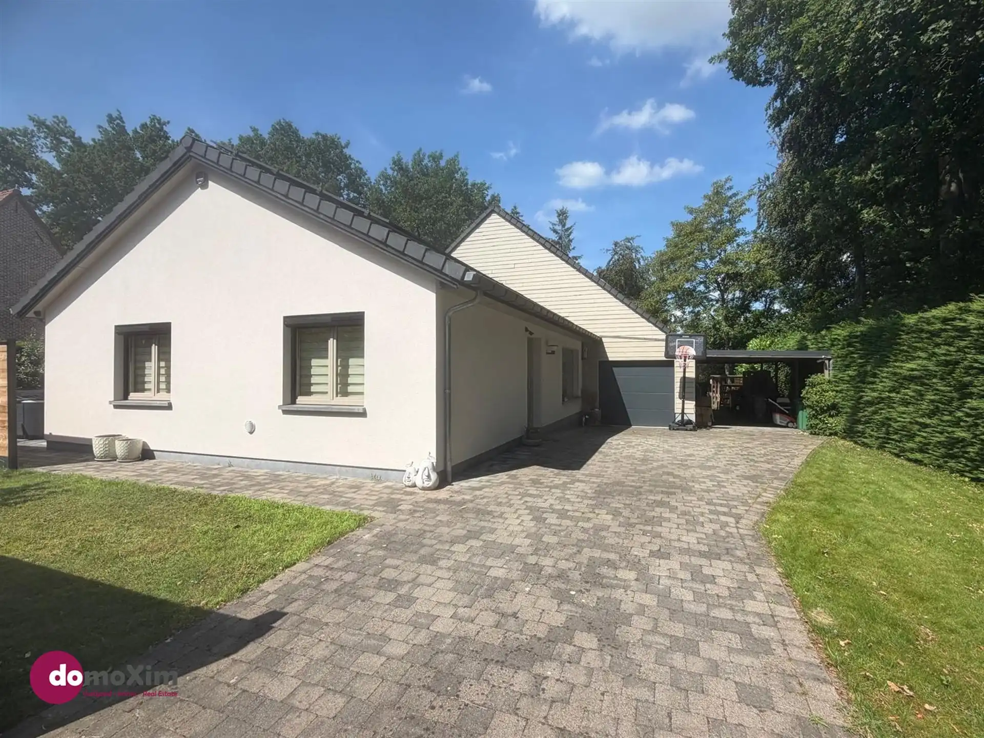 Instapklare woning met prachtige tuin in de Lievekensbossen foto {{pictureIndex}}