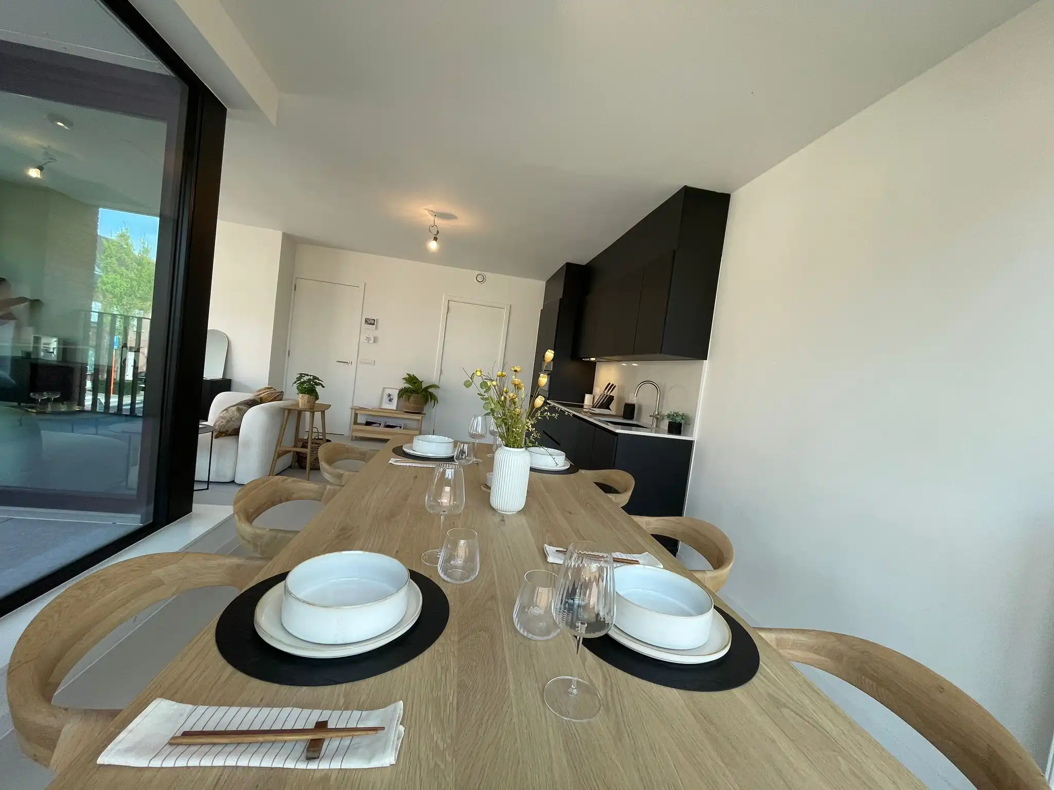 Mooi en recent appartement met 2 slpks. en parkeerplaats foto 5