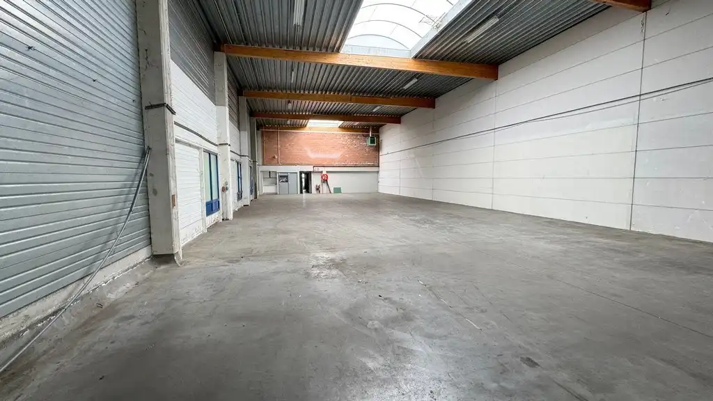 Magazijn met kantoor te huur Prins Boudewijnlaan Kontich foto 11