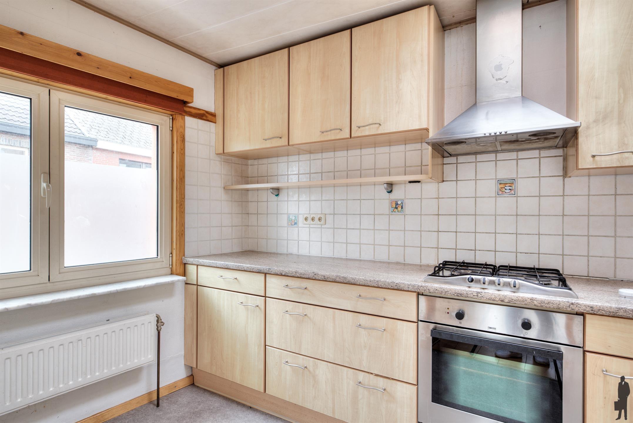 Te renoveren woning, ideaal als opbrengsteigendom. foto 9