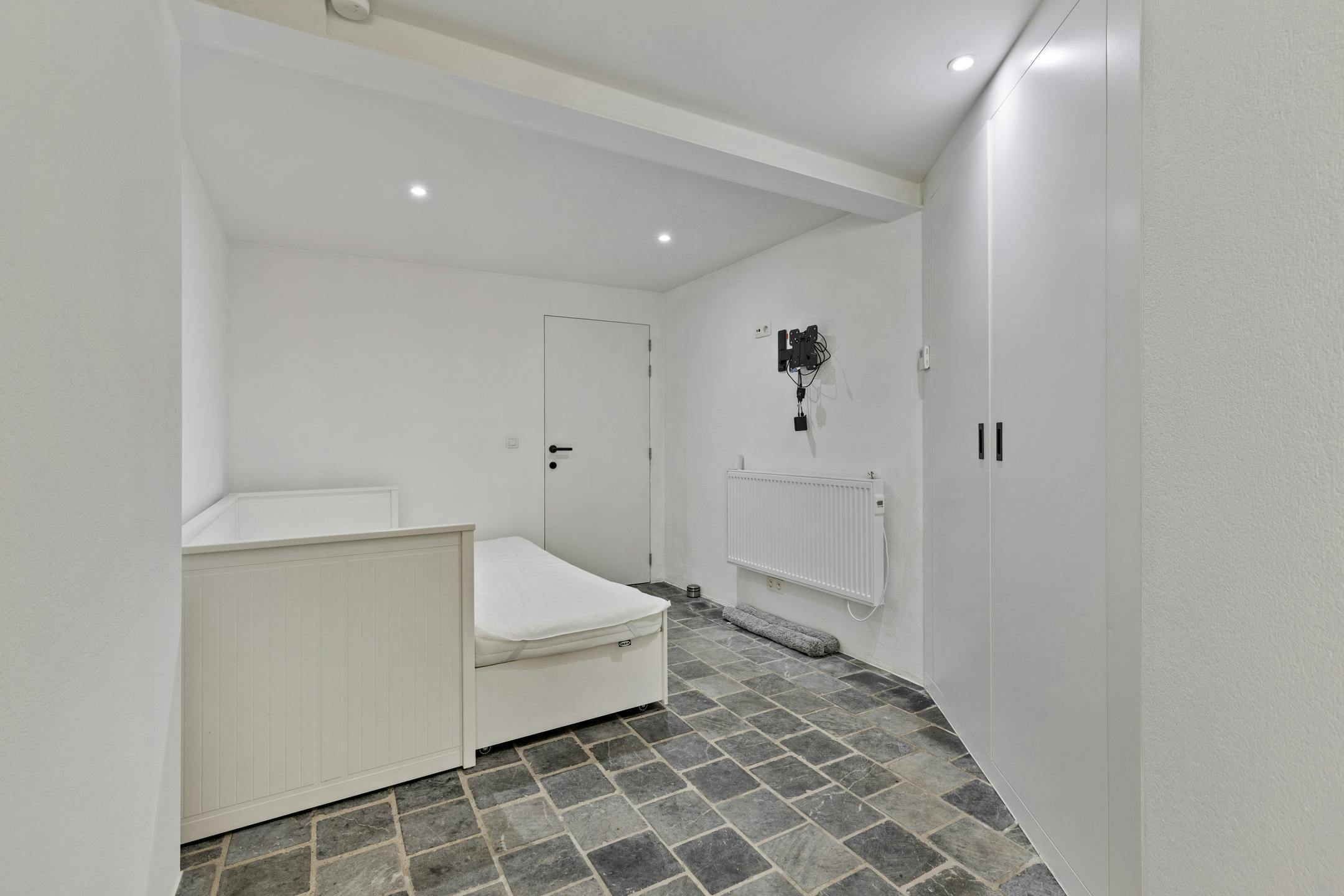 Instapklaar twee slaapkamer appartement te koop in Zeebrugge foto 16