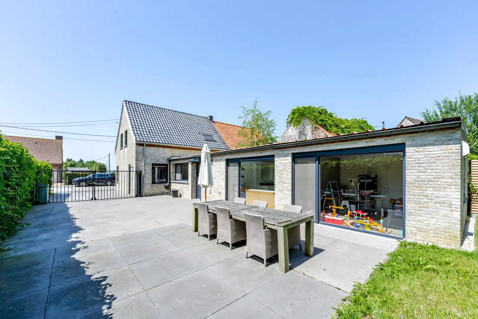 Instapklare halfopen woning met 4 slaapkamers en zicht op groen in Terhand foto 3