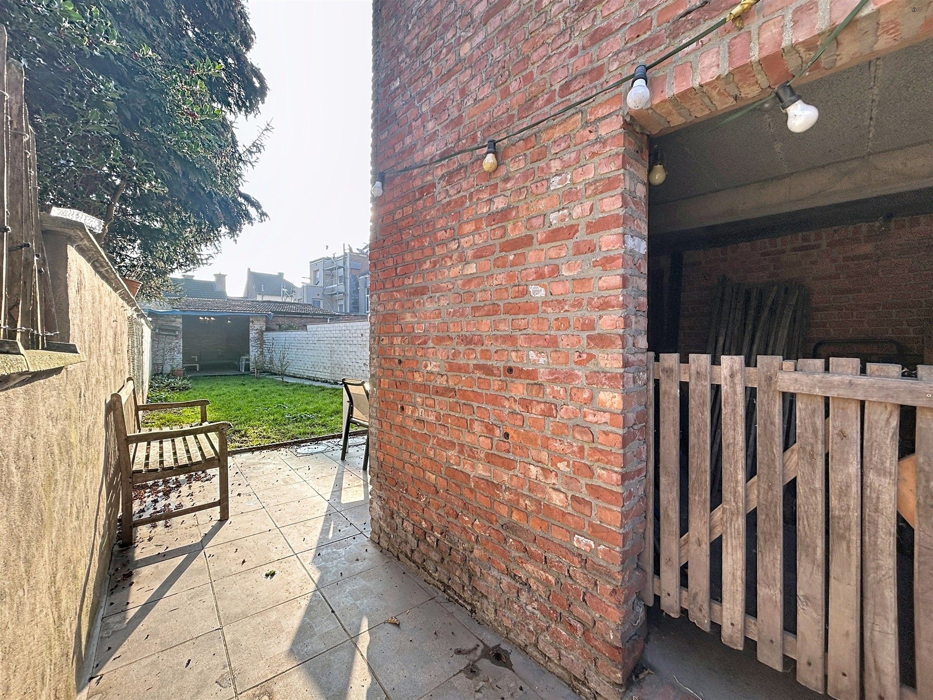 Half open bebouwing met 3 slaapkamers en 3 garages op perceel van 235m²  foto 17