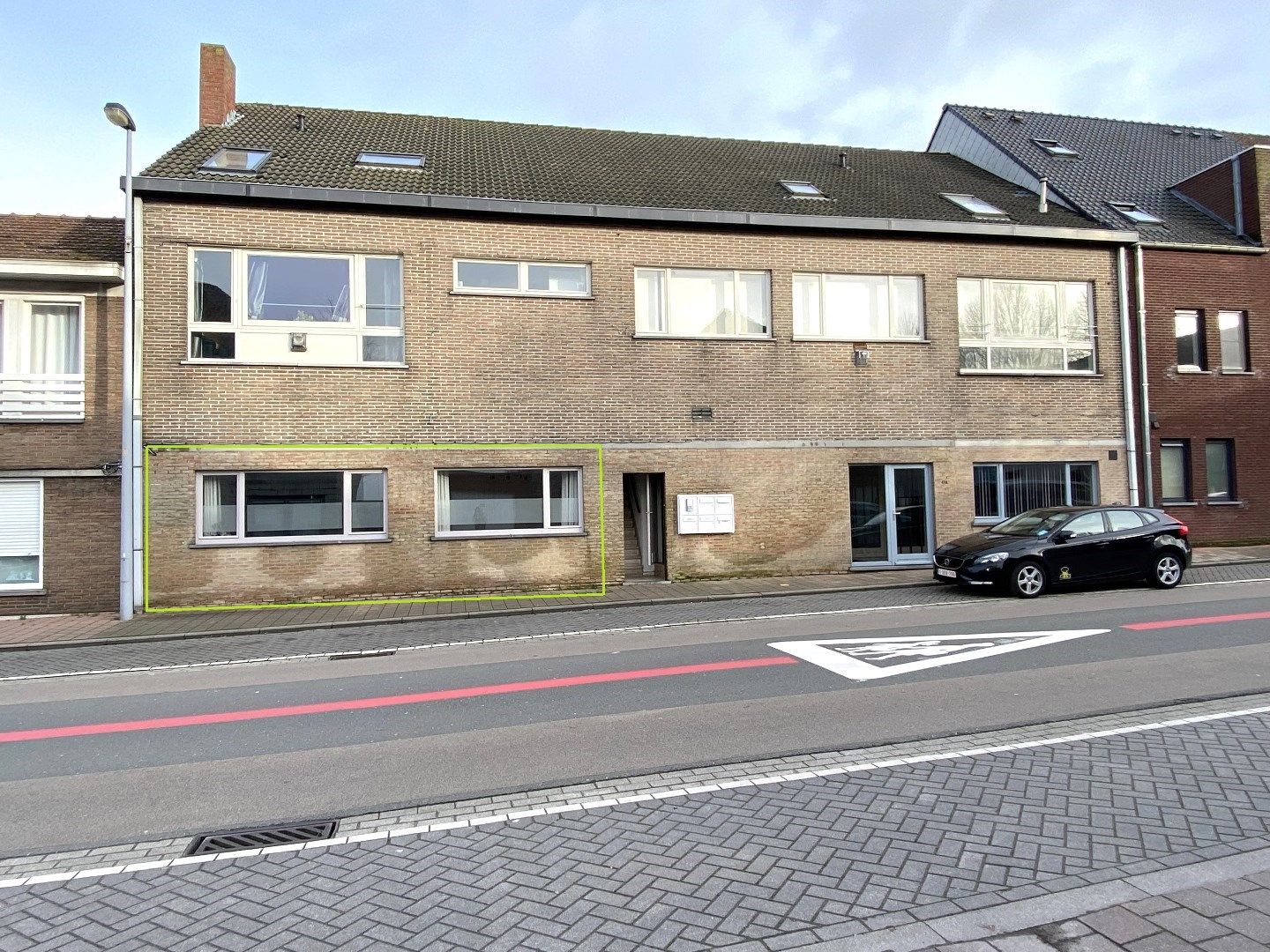 INSTAPKLAAR GELIJKVLOERS APPARTEMENT MET 2 SLPKS EN TERRAS foto 7