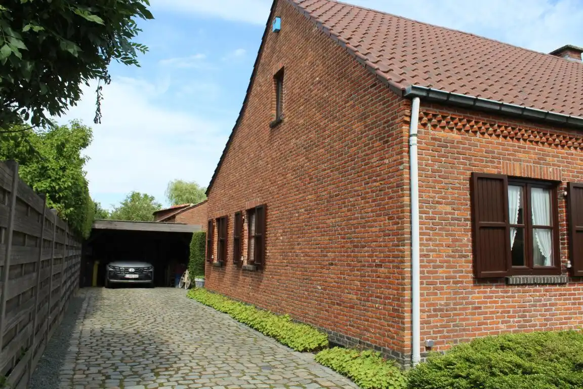 Landelijke laagbouwwoning op ongeveer +/- 1300m² foto 21