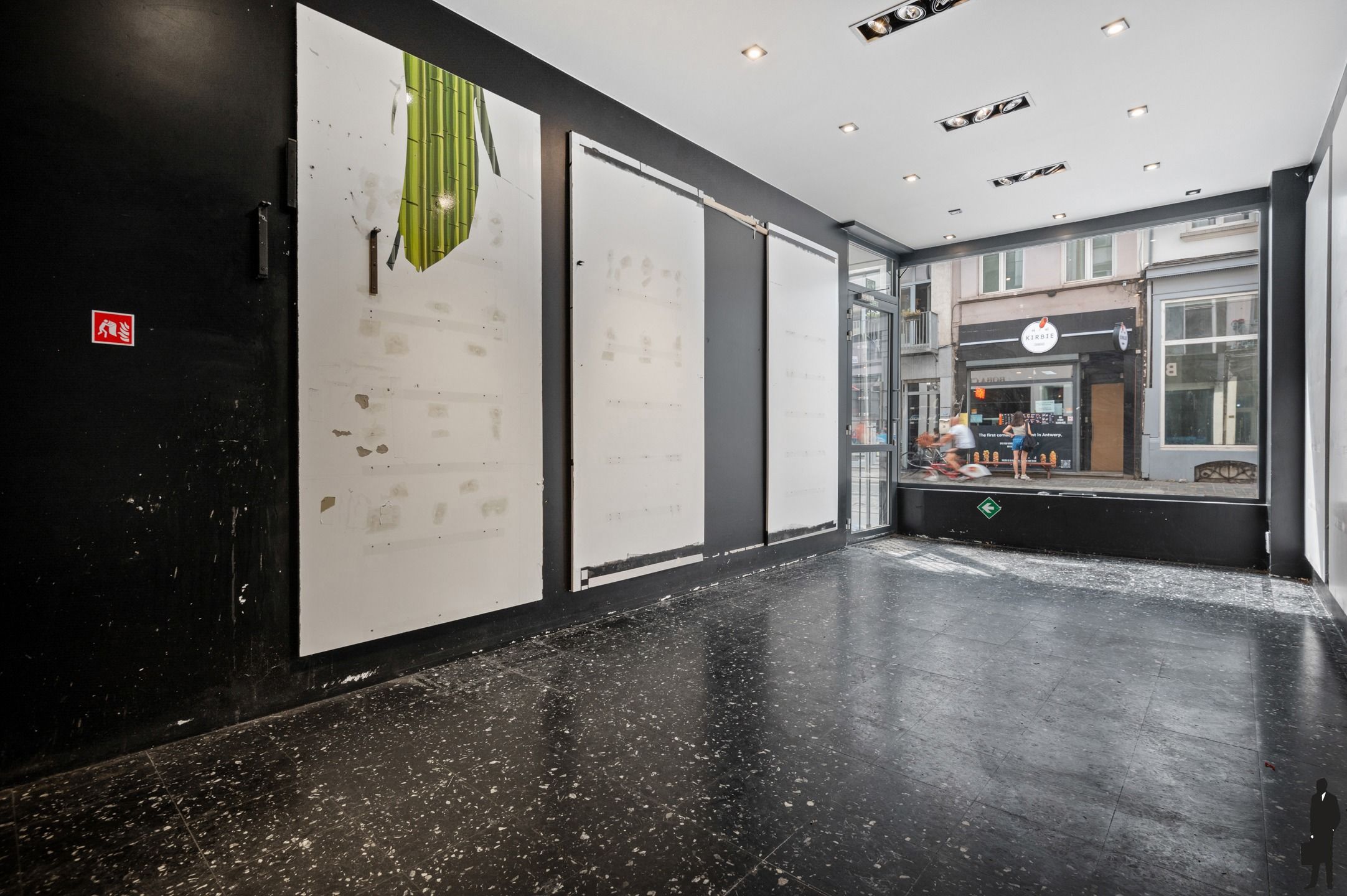 Riant opbrengsteigendom met handelsgelijkvloers en vier verdiepingen foto 6