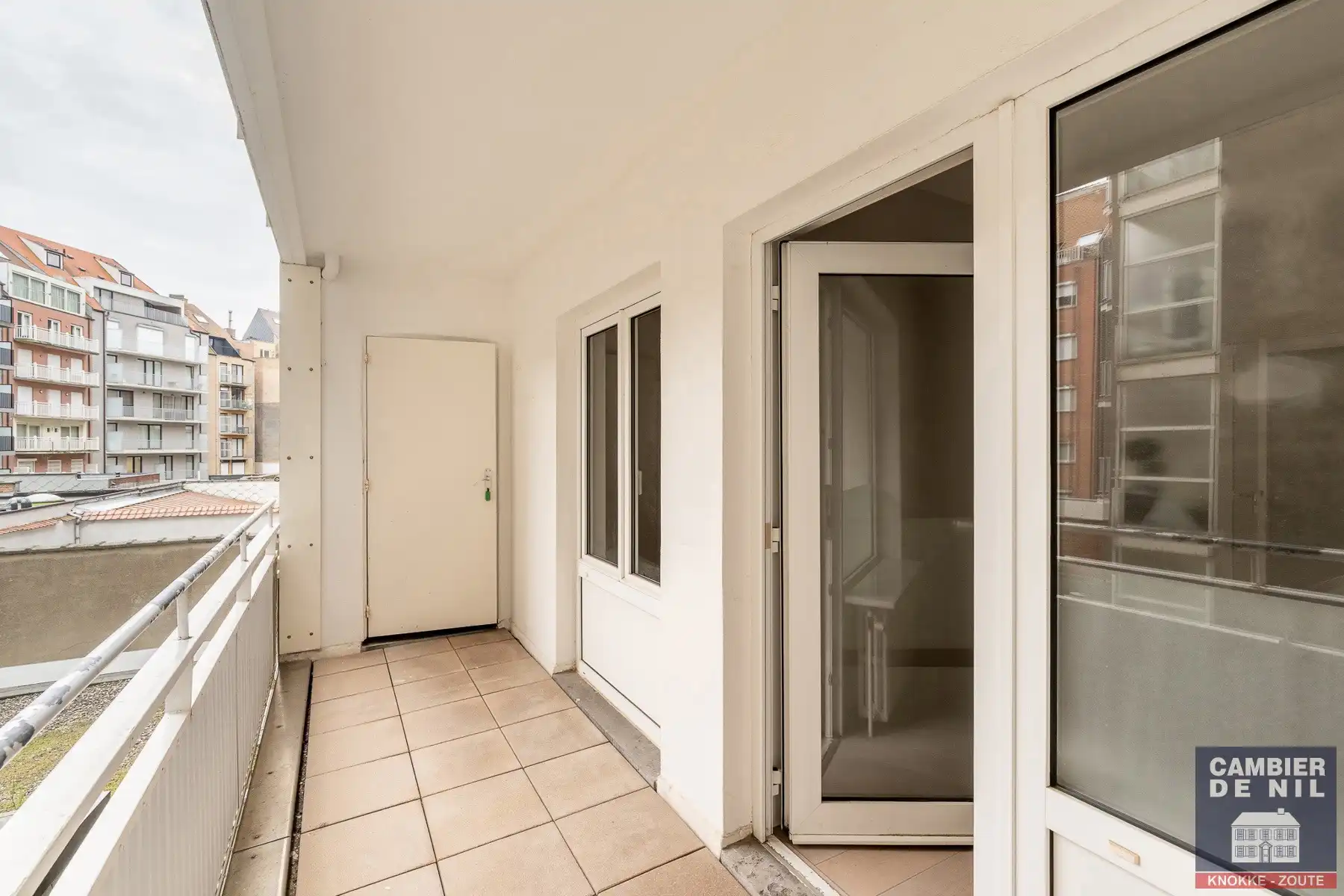 Lichtrijk, ongemeubeld, 3-slaapkamerappartement met frontaal zeezicht aan Albertplein – Hartje Zoute foto 25