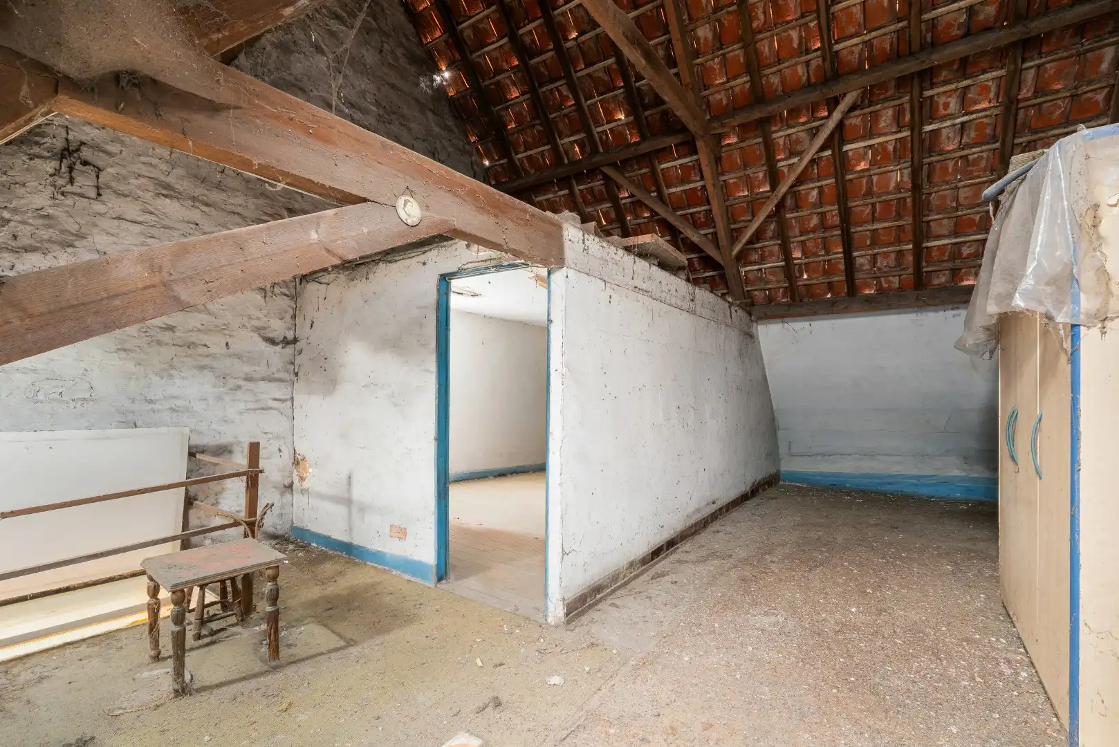 Te renoveren woning met ruime tuin nabij het centrum van Zomergem foto 16