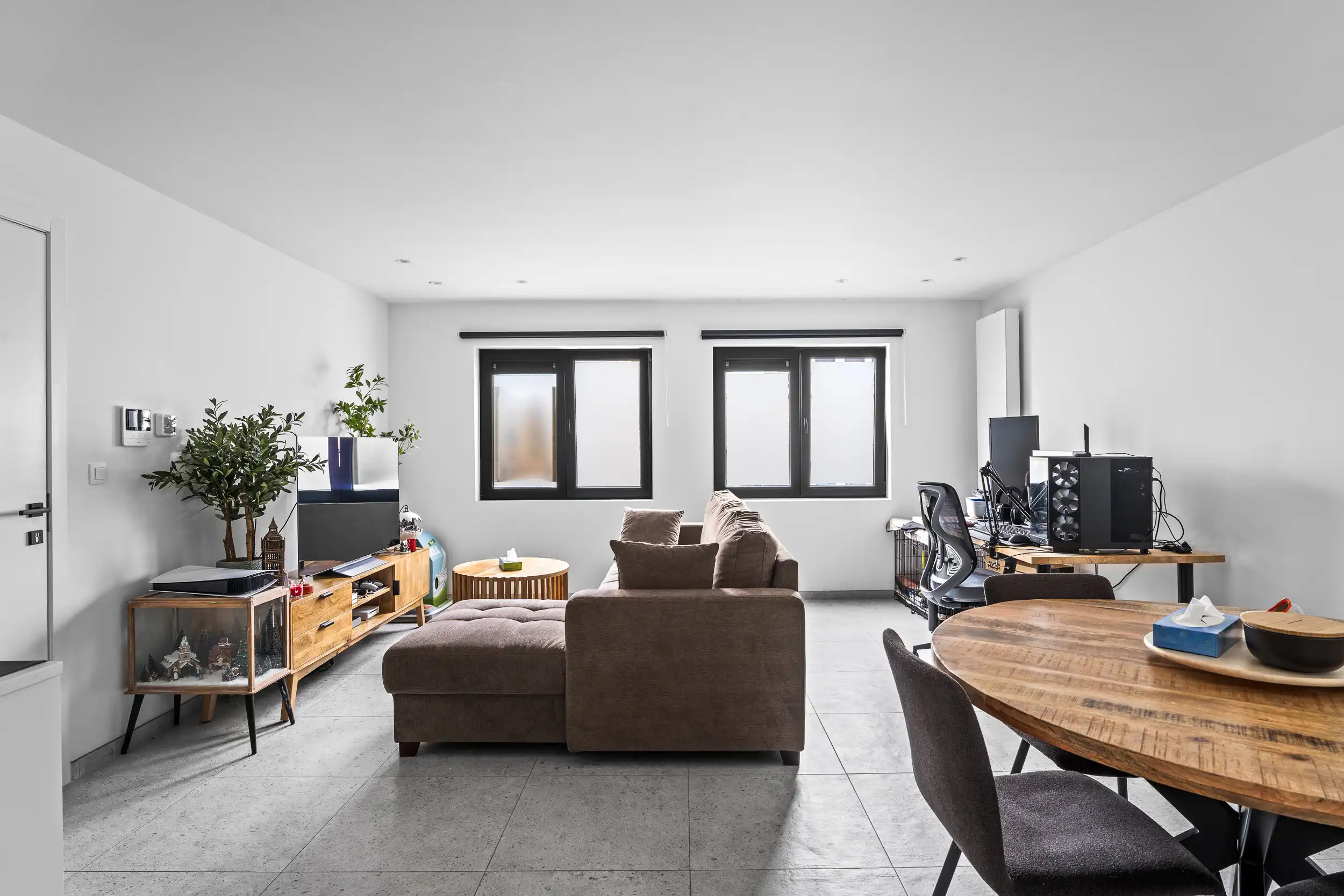 Lichtrijk en hoogwaardig afgewerkt 2-slaapkamerappartement foto 2