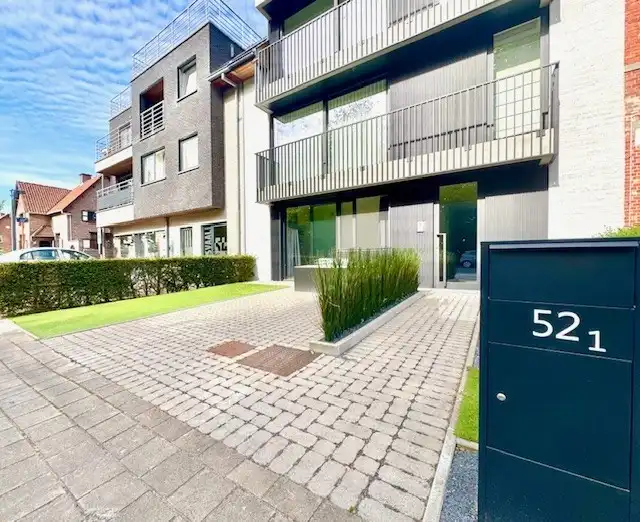 GELIJKVLOERS APP | 2 SLPKS | 2 BDKS | GARAGE | TUIN foto 2