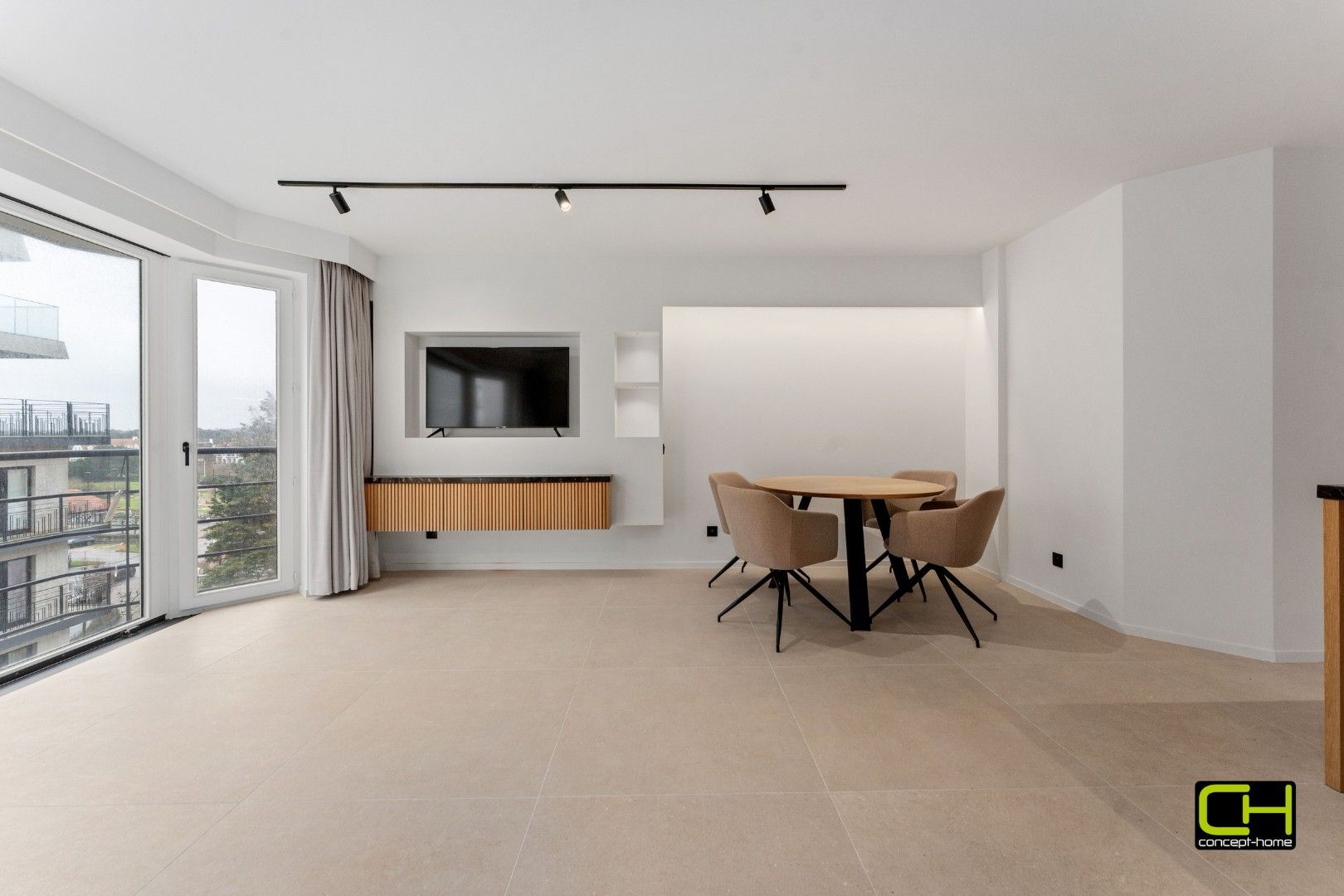 Stijlvol gerenoveerd appartement met twee slaapkamers te koop in Knokke-Heist foto {{pictureIndex}}