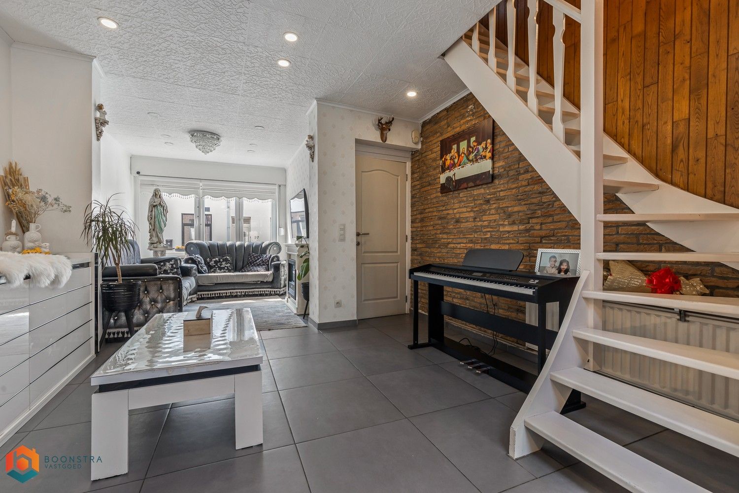 Instapklare woning met 3 slpkrs en garage foto 2