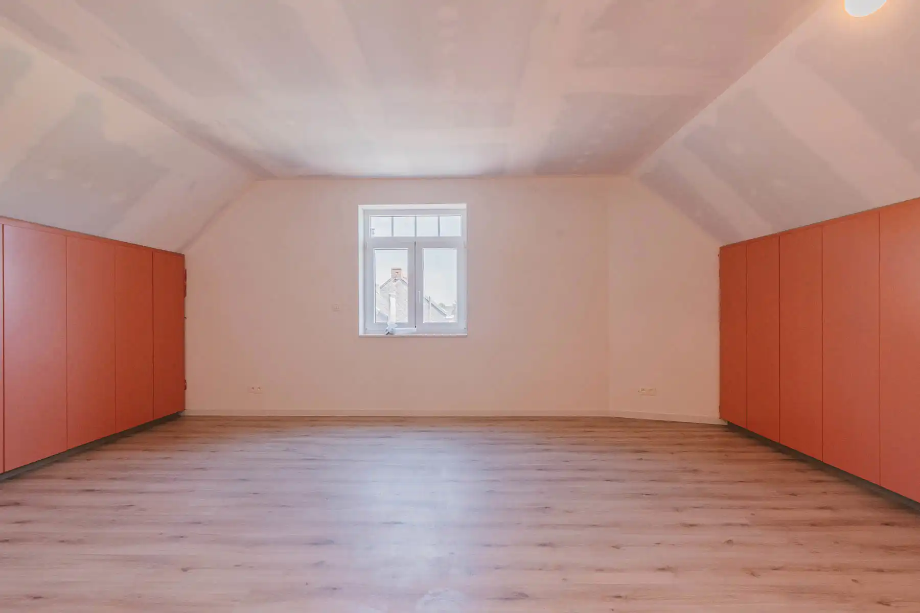 Energiezuinige, karaktervolle pastorijwoning met mooie tuin foto 21