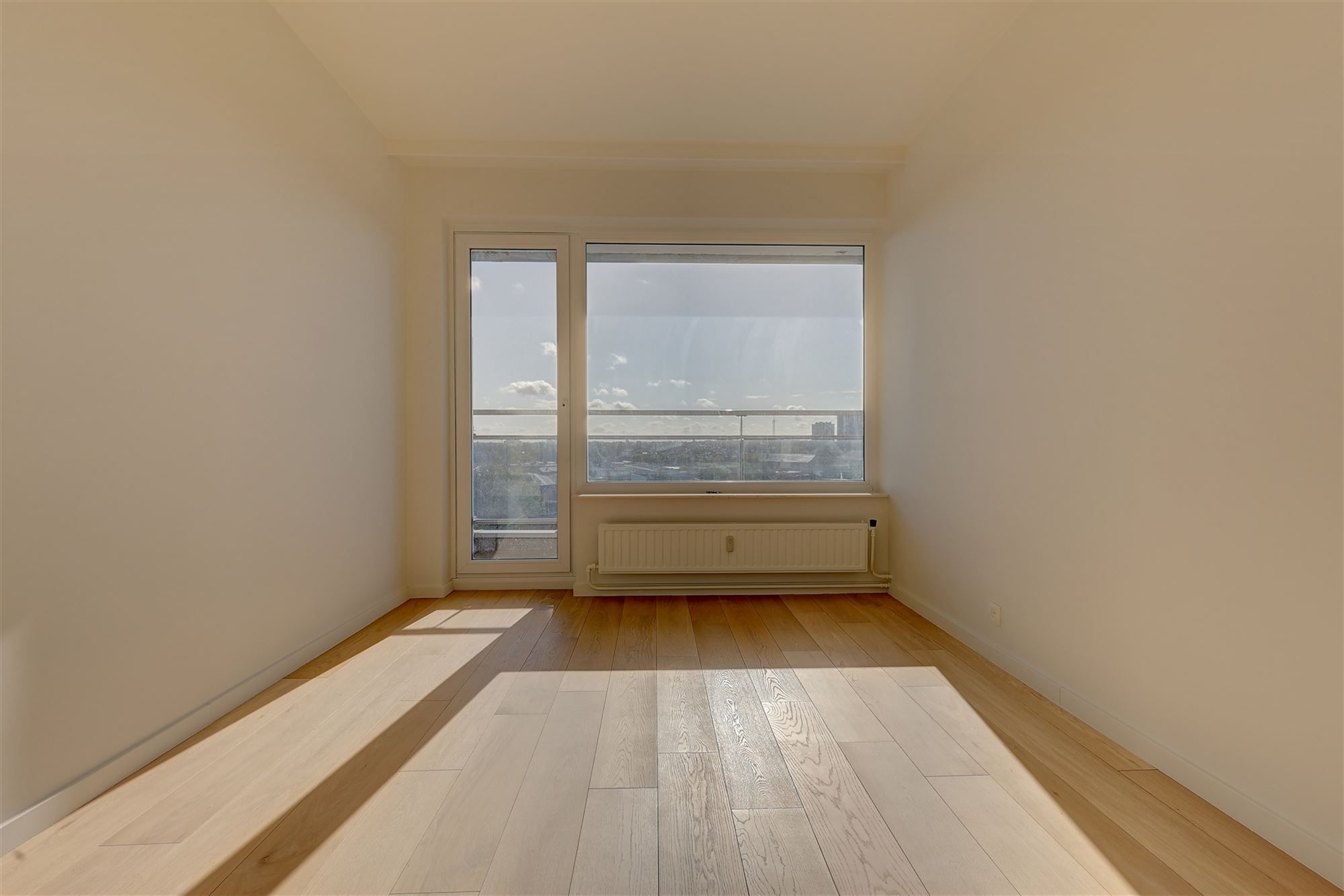 Knap gerenoveerd appartement met 2 slaapkamers en terras foto 8