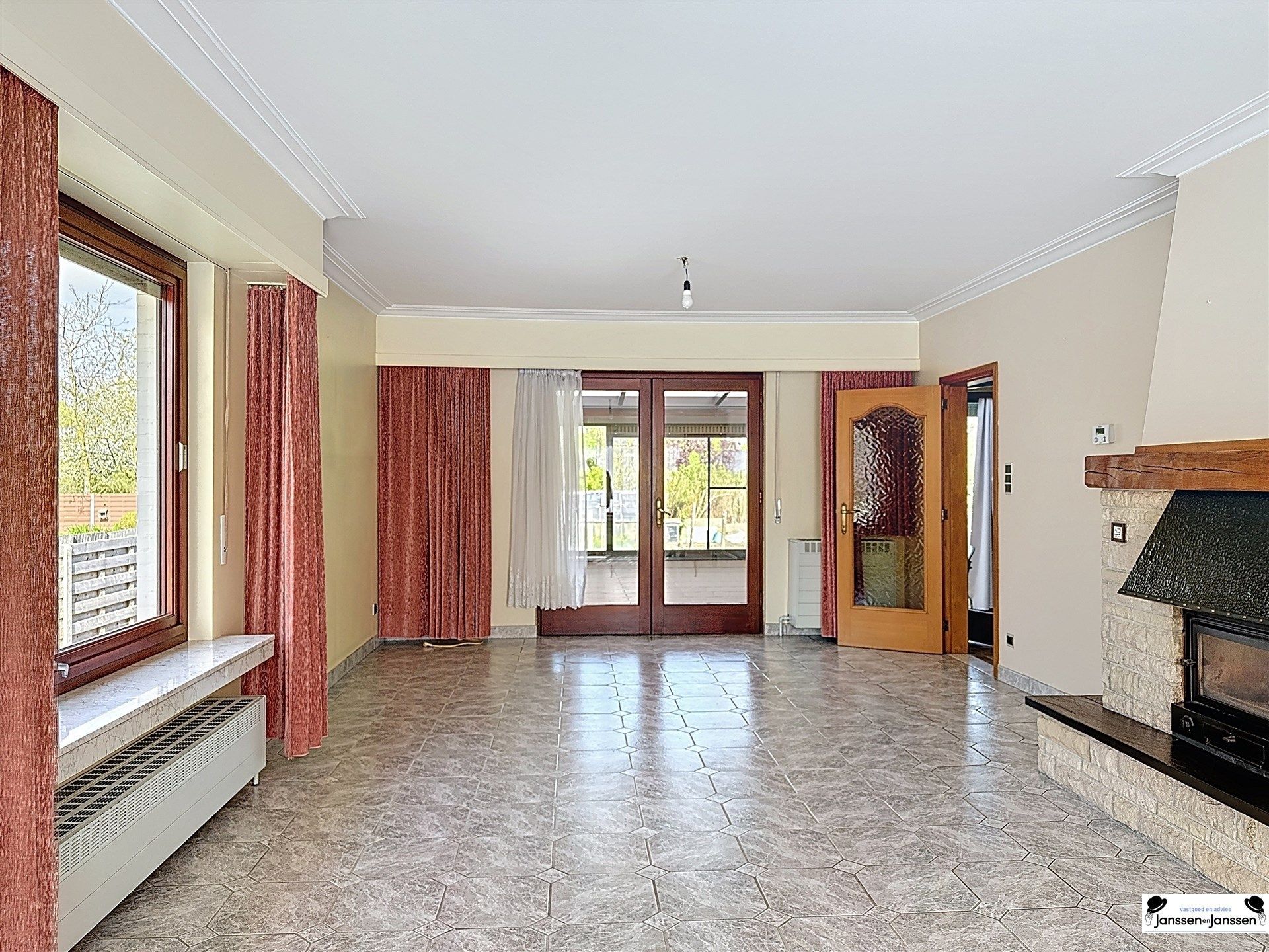 Charmante woning in hartje Gooreind! foto 3