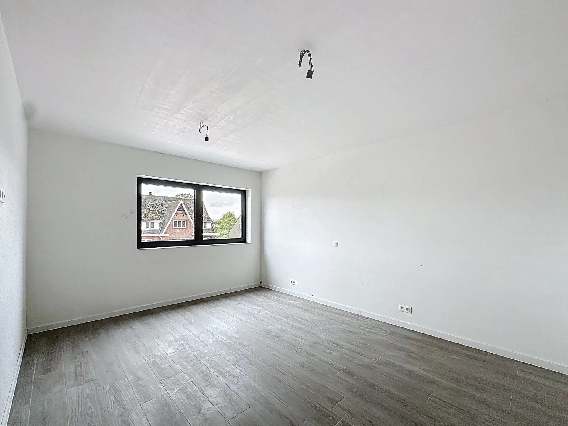 Moderne BEN-woning met 3 slaapkamers en een inpandige garage op een mooi perceel. foto 13