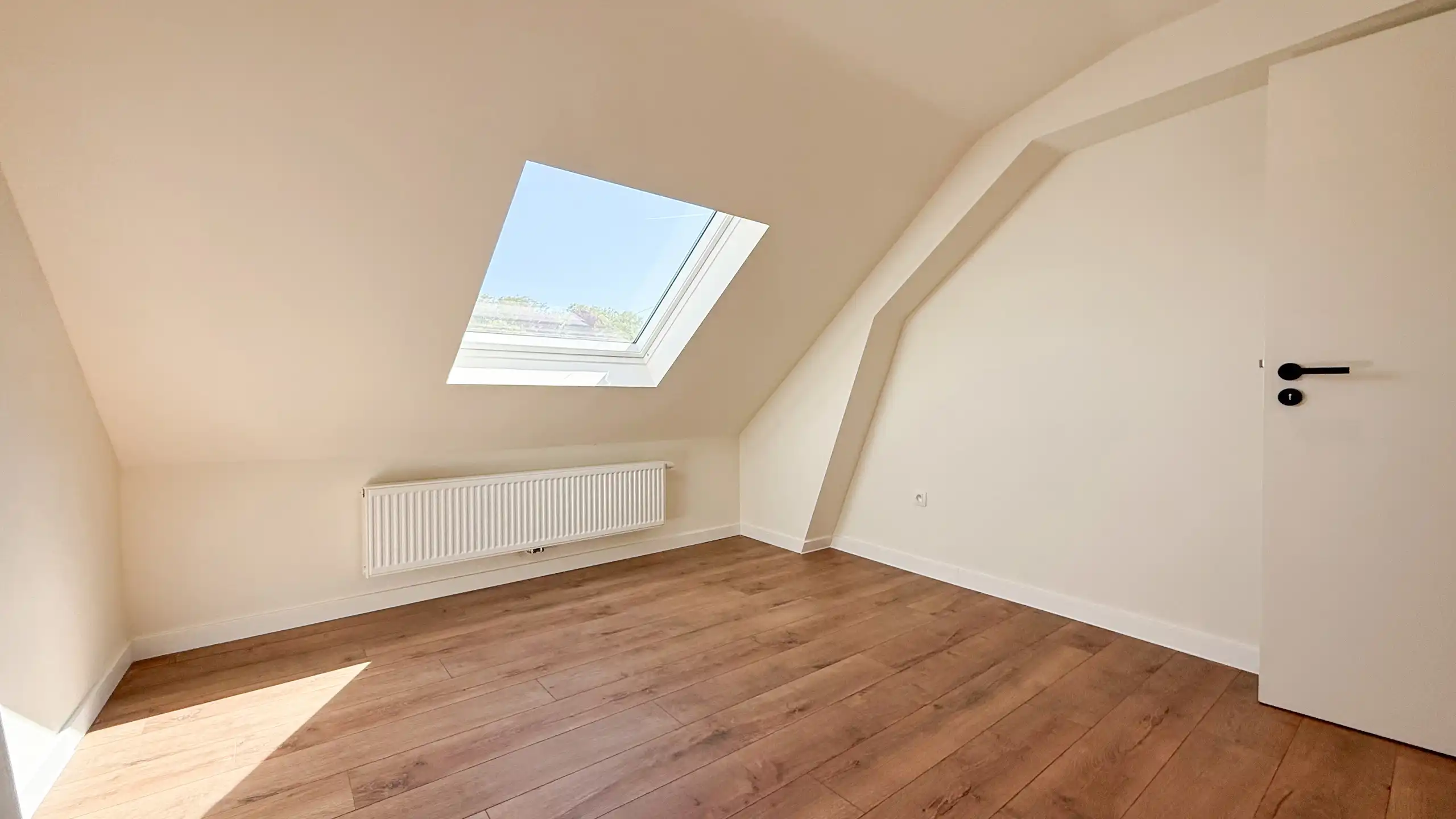 Unieke investeringspand, volledig vernieuwd, handel+ 2app! foto 68