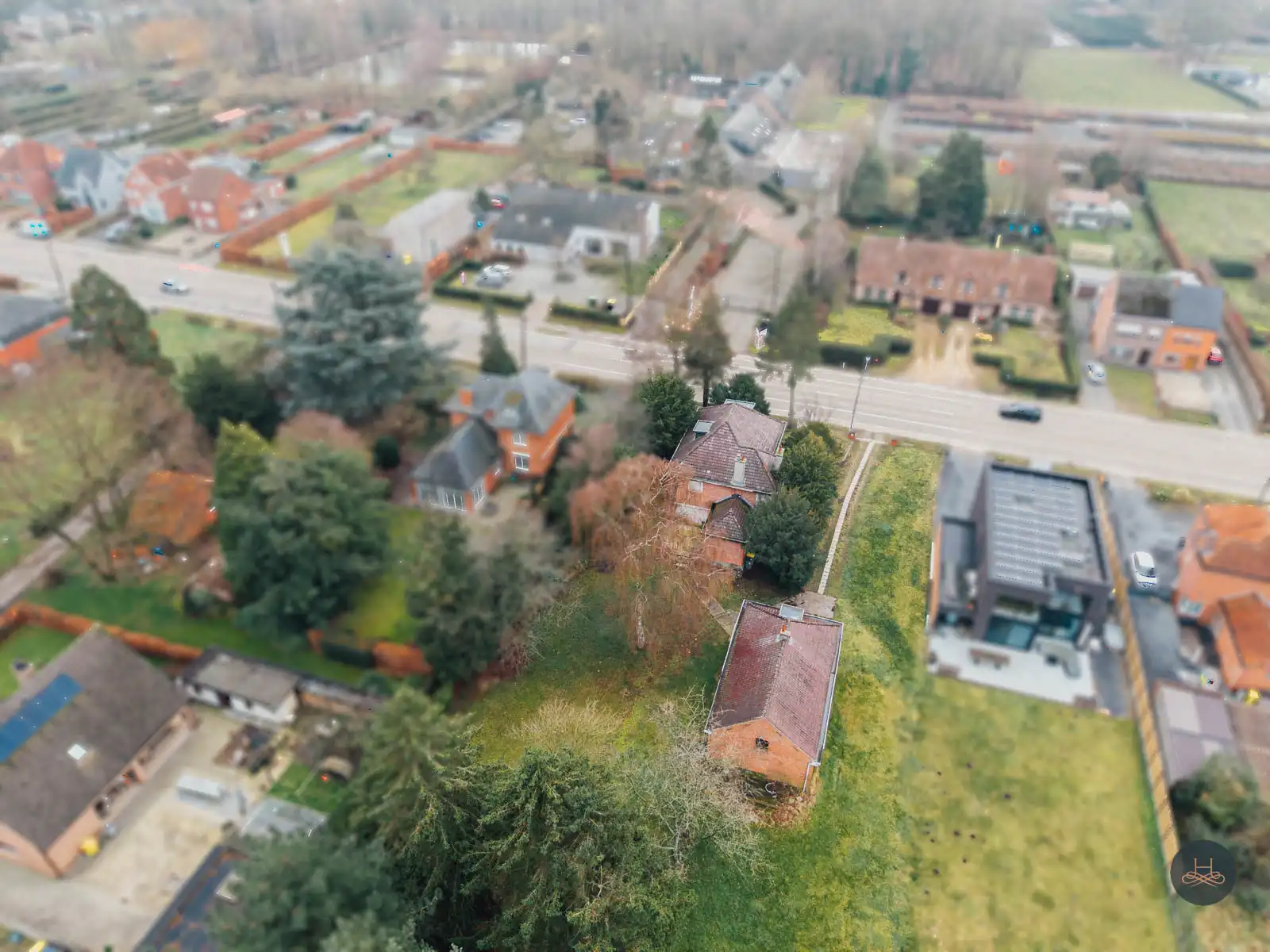 Riante woning met 5 slaapkamers op een uniek perceel.  foto 35