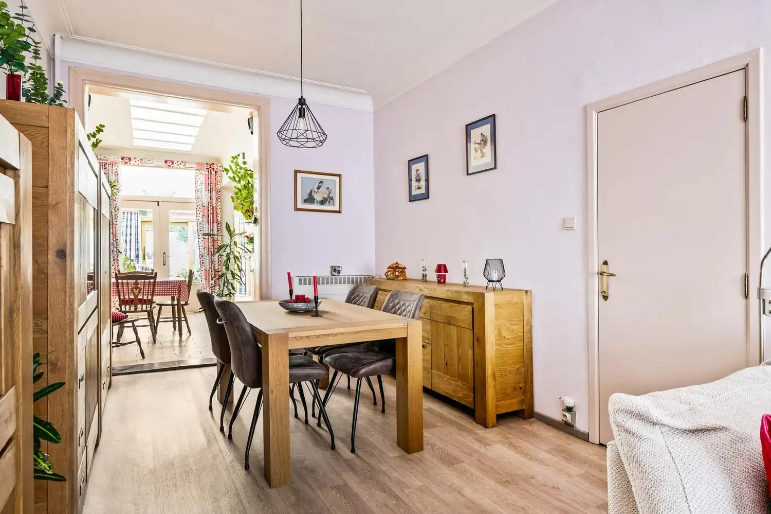 Ruime gezinswoning met 4 slaapkamers op toplocatie in Borgerhout! foto 5