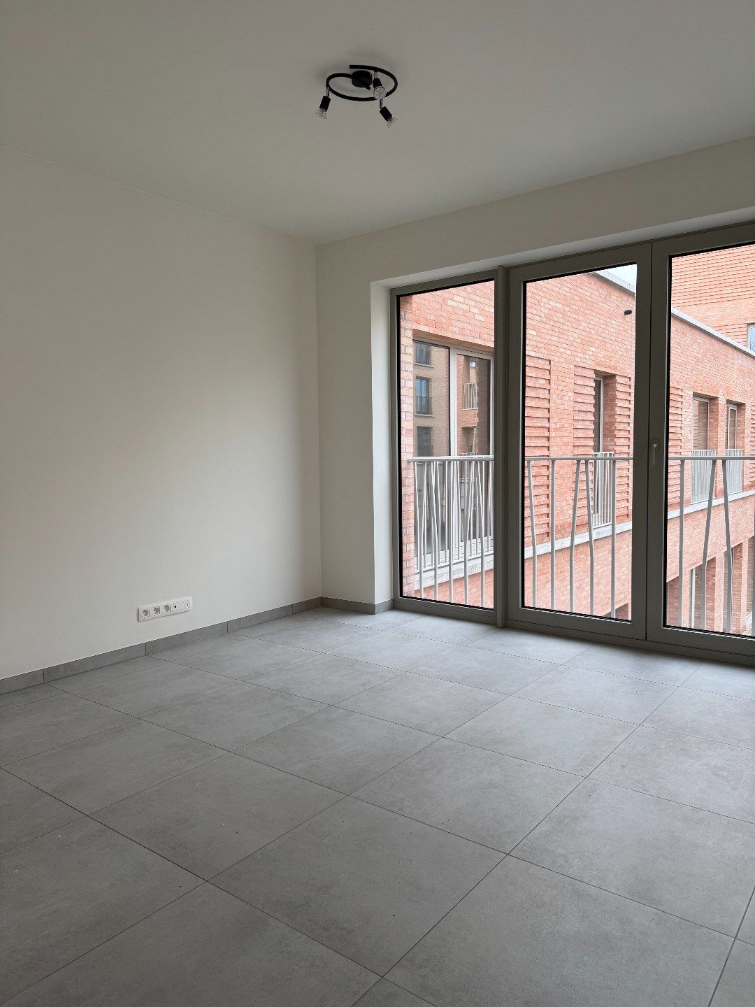 NIEUWBOUWAPPARTEMENT MET 2 SLAAPKAMERS, TERRAS, ONDERGRONDSE AUTOSTANDPLAATS EN KELDERBERGING IN RESIDENTIE "DE KWINT" TE ZONHOVEN foto 4