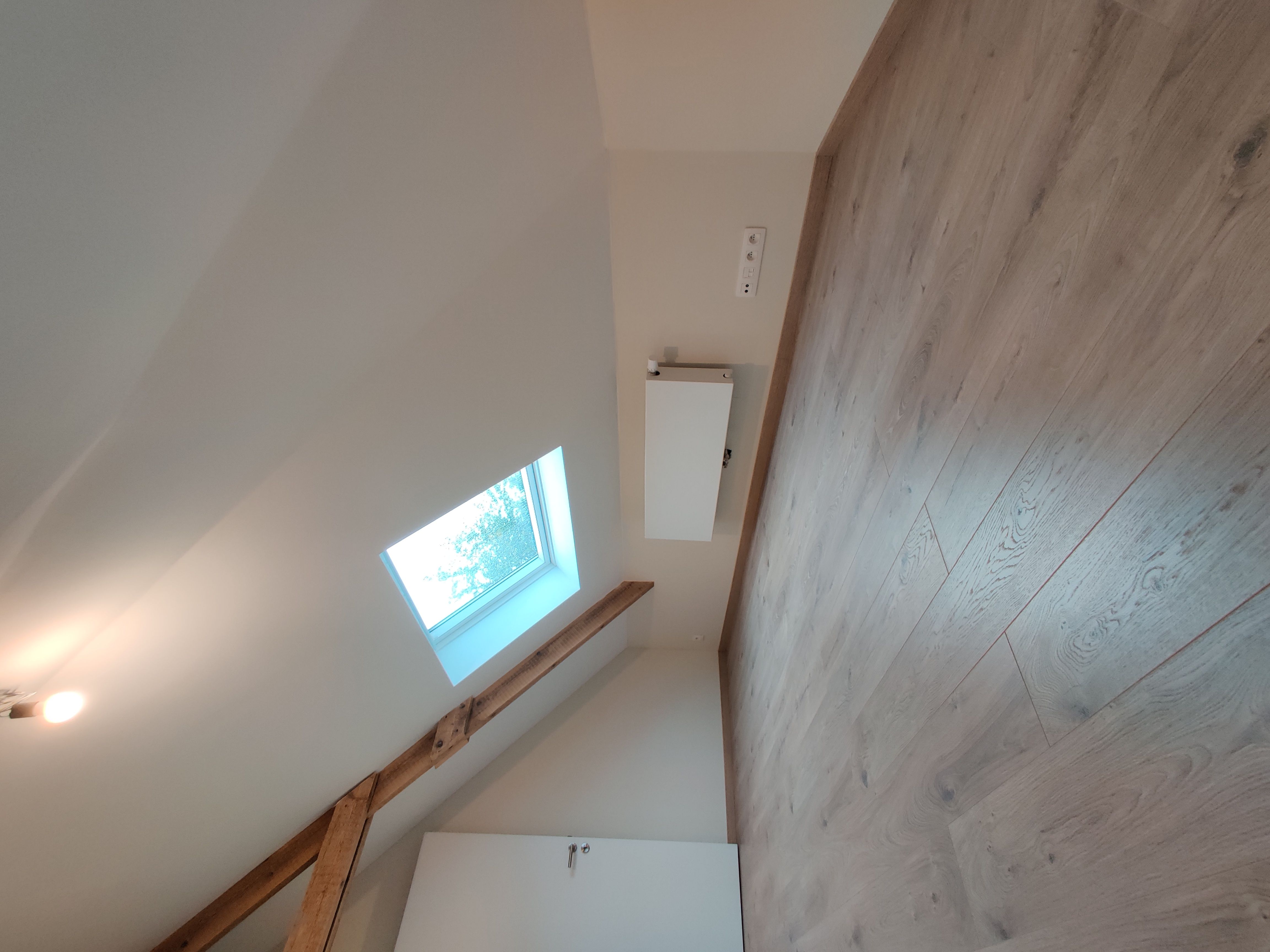 Volledig gerenoveerd appartement (duplex) te huur met 4 slpks te Loppem! foto 10