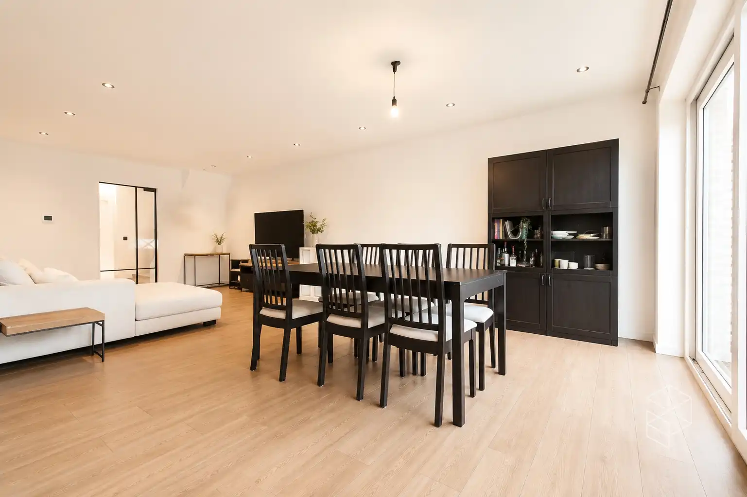 Recente (bj. 2024) royale woning &nbsp;met 3 grote SLPK en tuin op uiterst rustige locatie foto 3