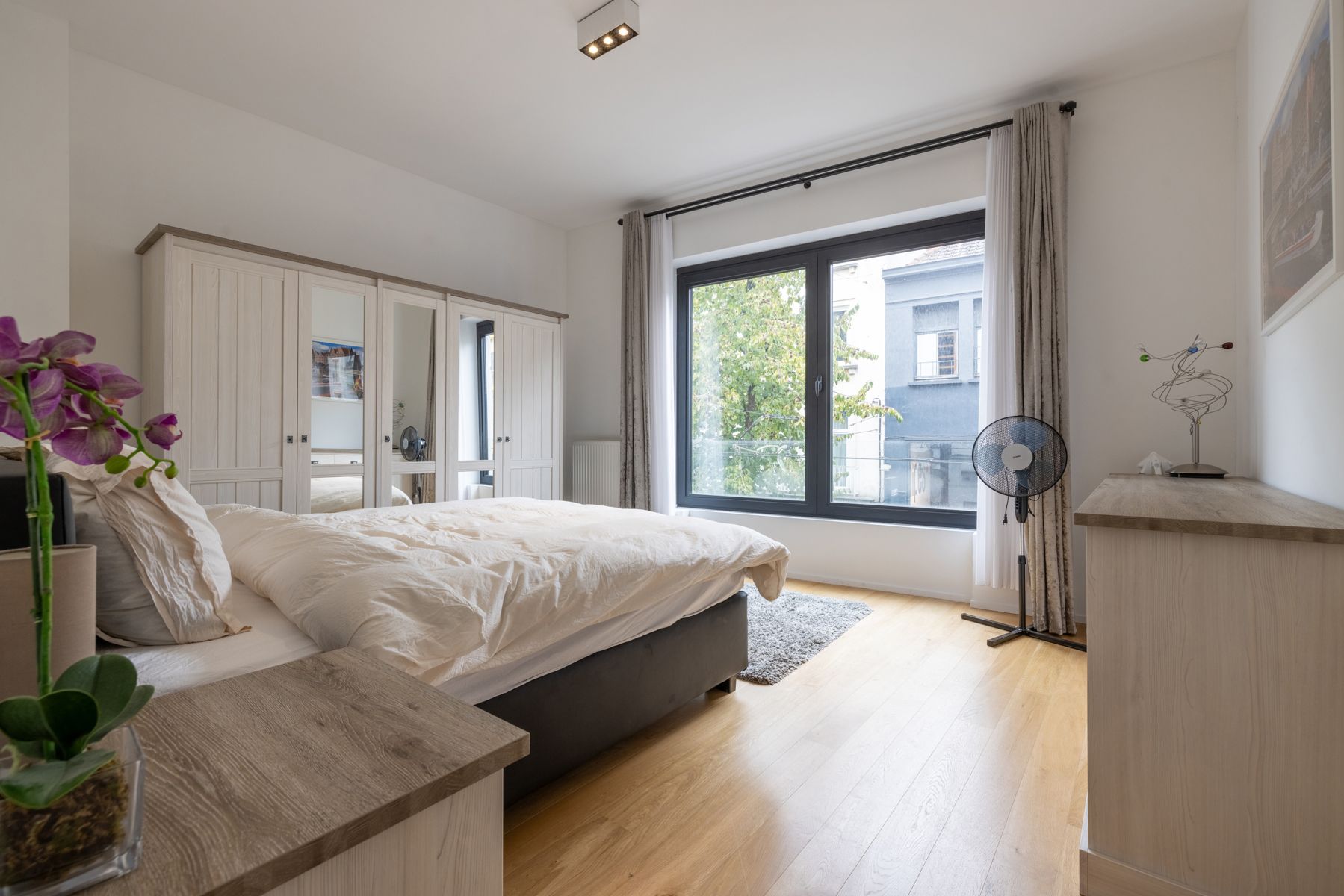 Groot drieslaapkamerappartement met 2 ruime dakterrassen! foto 12