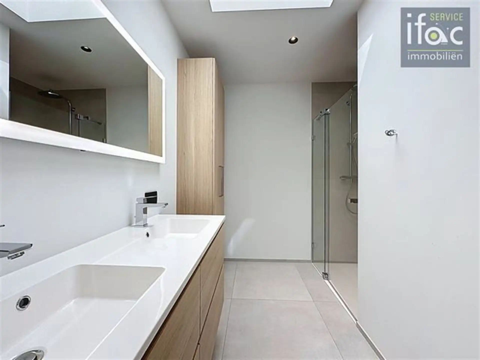 Energiezuinige villa met lichtrijke leefruimtes en grote tuin foto 12