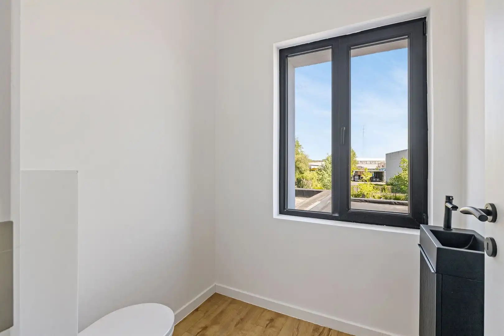 Totaal gerenoveerde en energiezuinige woning  foto 14