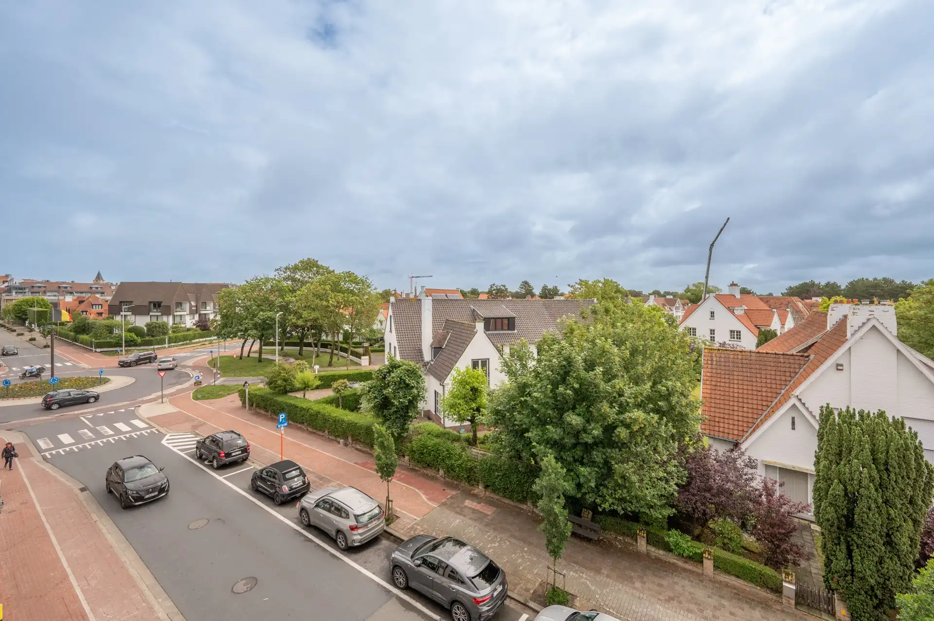 Centraal gelegen gerenoveerd appartement met twee terrassen nabij de Lippenslaan foto 5