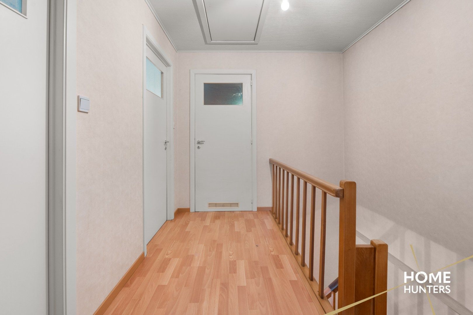 Charmante halfopen woning met tuin & garage foto 16