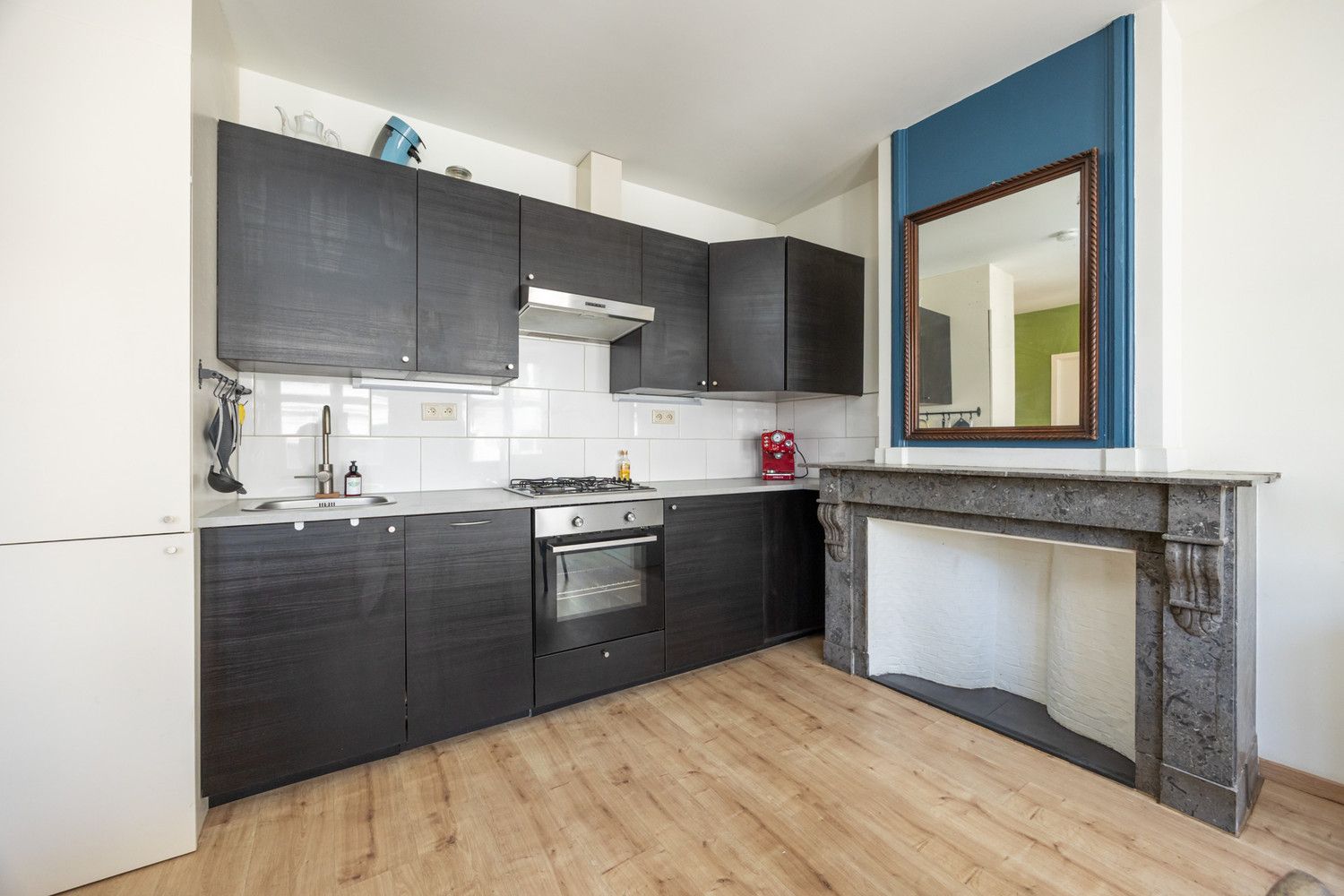 Instapklaar 2-slaapkamer appartement (70m²) met zalig terras op toplocatie in centrum Antwerpen foto 8