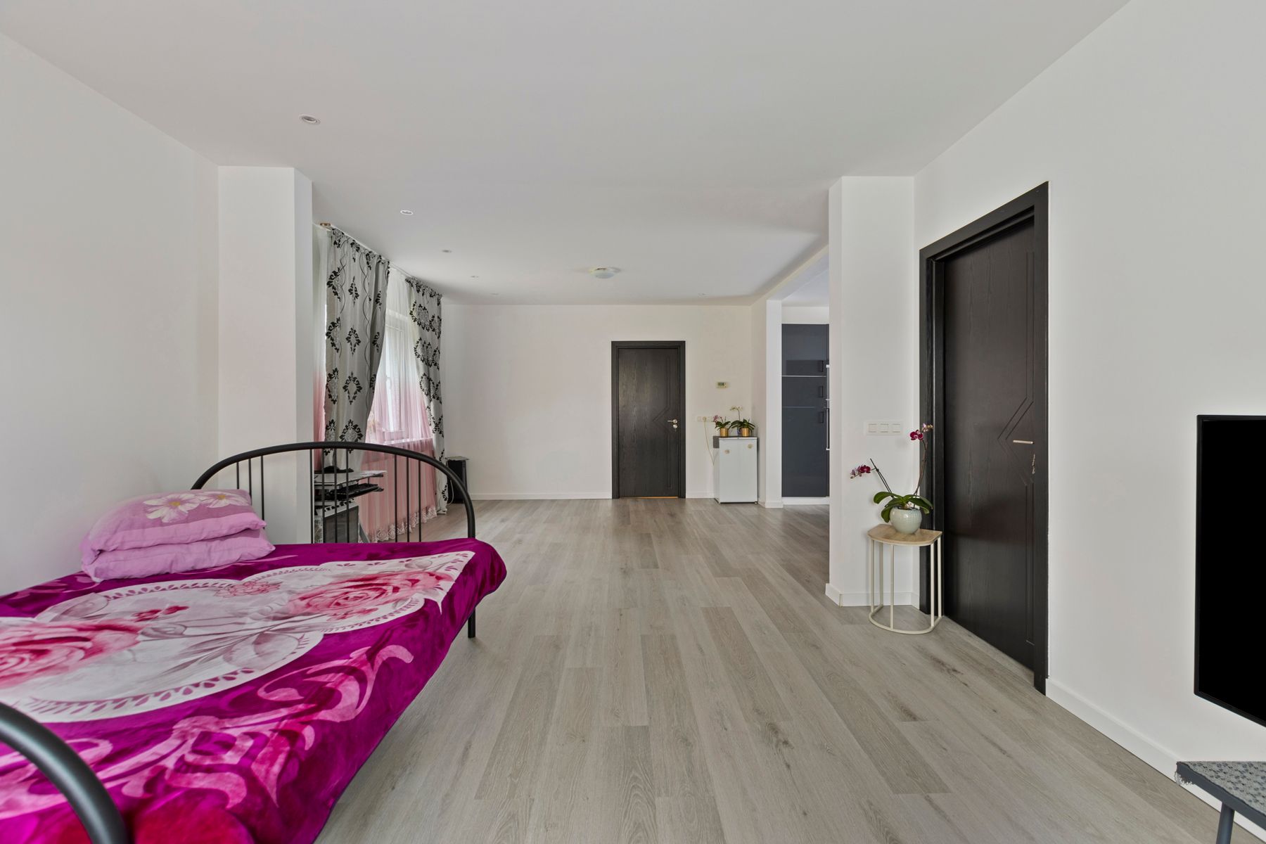 Gerenoveerde woning met drie slaapkamers foto 9