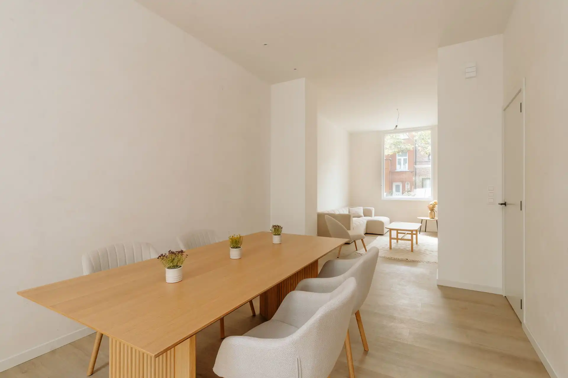 Prachtig gerenoveerde woning met 3 slaapkamers en tuin foto 3