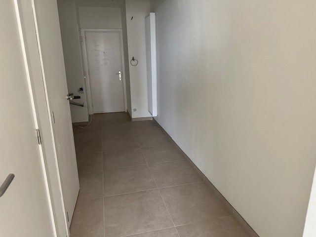 Volledig gerenoveerde, ongemeubelde studio op de 8e verdieping - Zeedijk Oostende foto 4