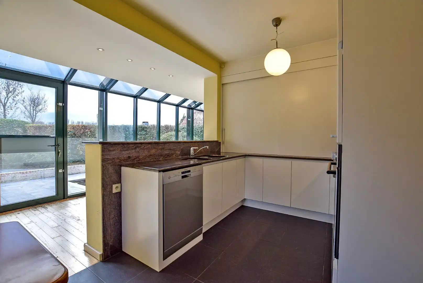 Prachtige open bebouwing met onderhoudsvriendelijke tuin te Oostduinkerke op 642 m².  foto 11