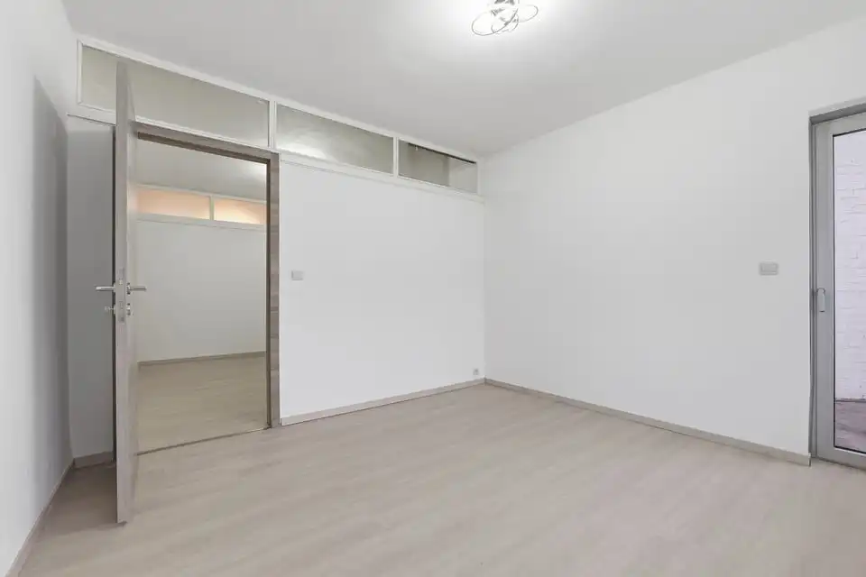 INSTAPKLAAR APPARTEMENT MET 2 SLAAPKAMERS OP TOPLOCATIE - VOLLEDIG GERENOVEERD IN 2025 foto 13